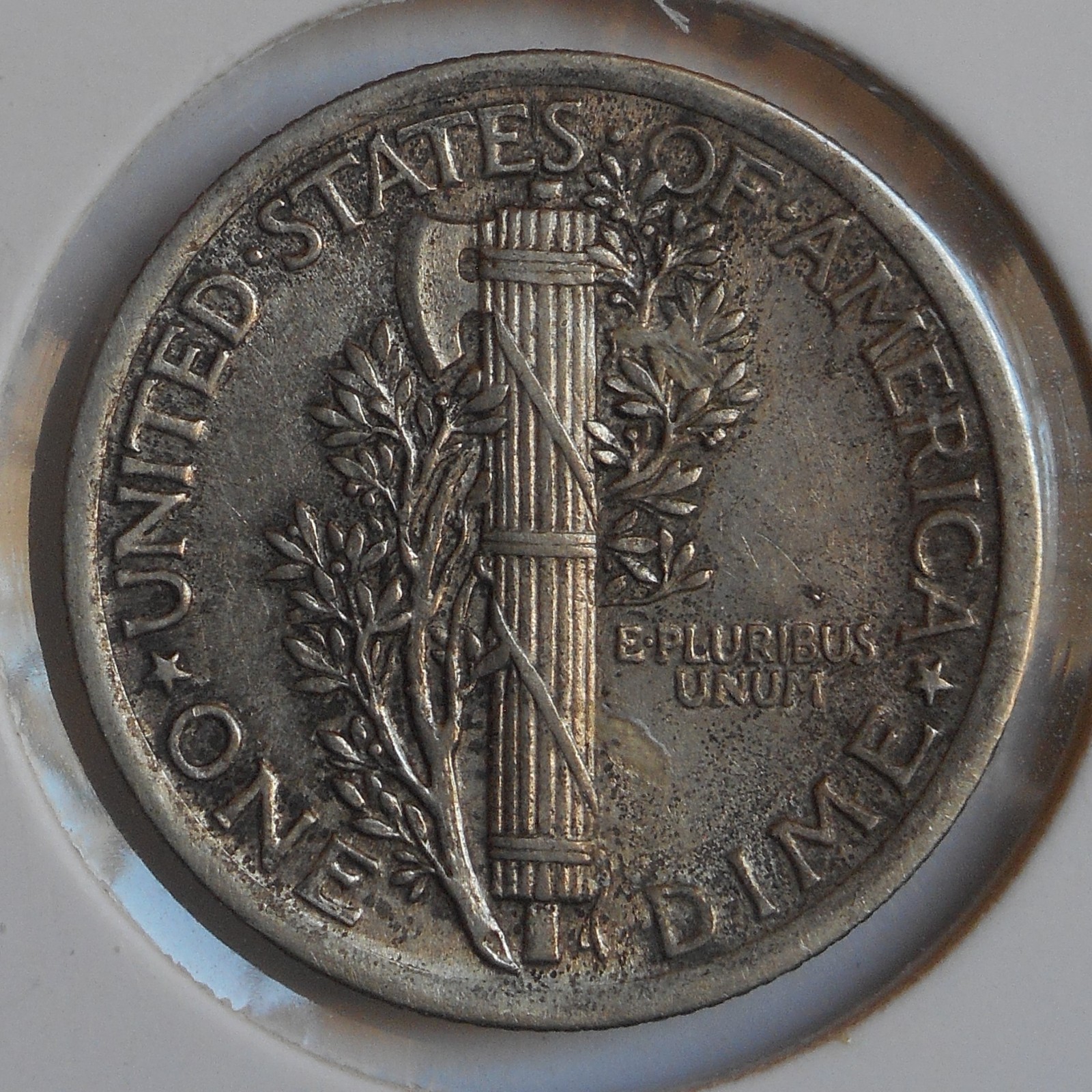 1923. Mercury Dime . Choice AU .