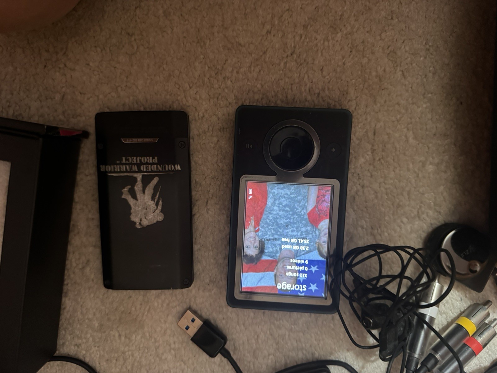 Microsoft Zune 30GB Brown Digital Media Player Bundle - GOTG READ...