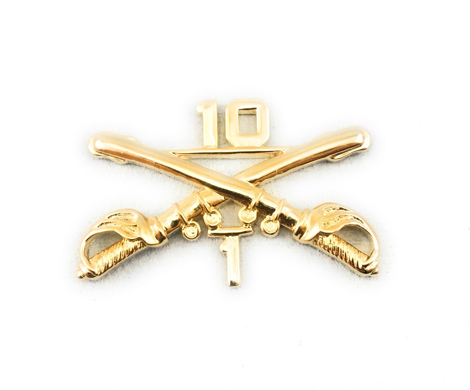 🌟US Army 1/10 10th Cavalry Crossed Sabres Gold Tone 1-1/2"  inch Hat Lapel Pin