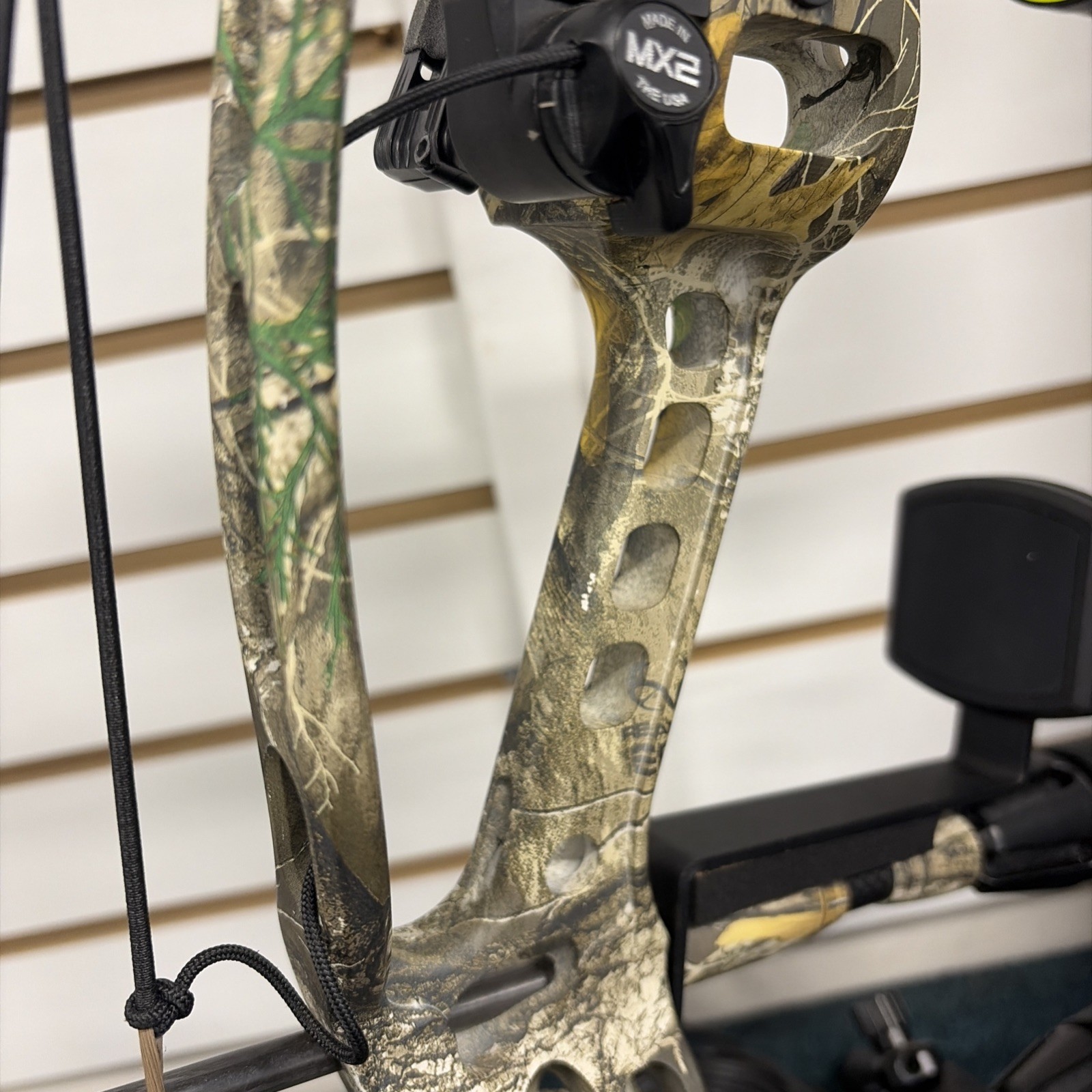 Hoyt Alpha X 30 Camo Compound Bow Package FULLY LOADED