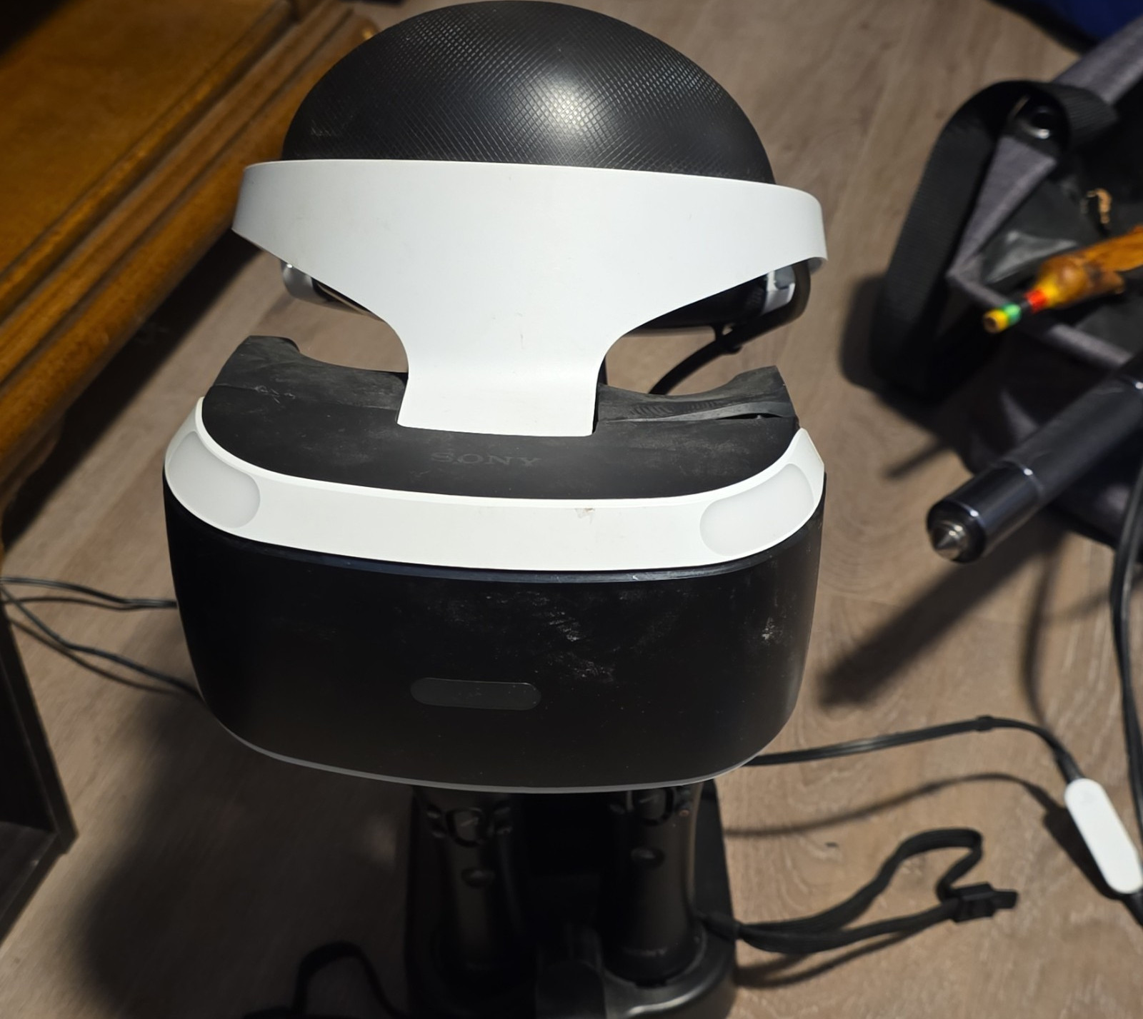 Sony PlayStation VR Bundle with Motion Controllers, Charging Stand, Cables