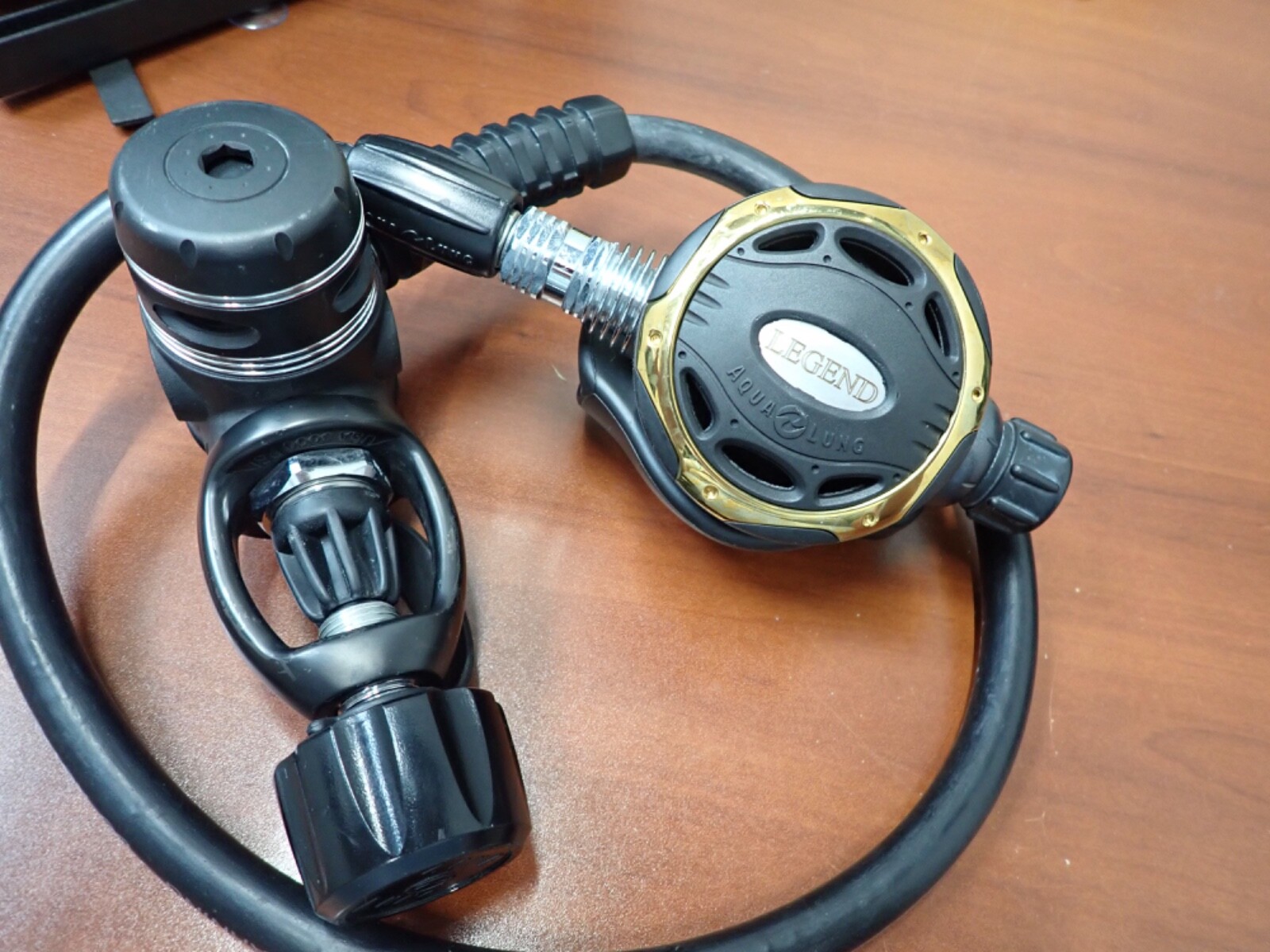 AQUALUNG LEGEND LX SCUBA REGULATOR YOKE STAGE Blk Finish Tests great