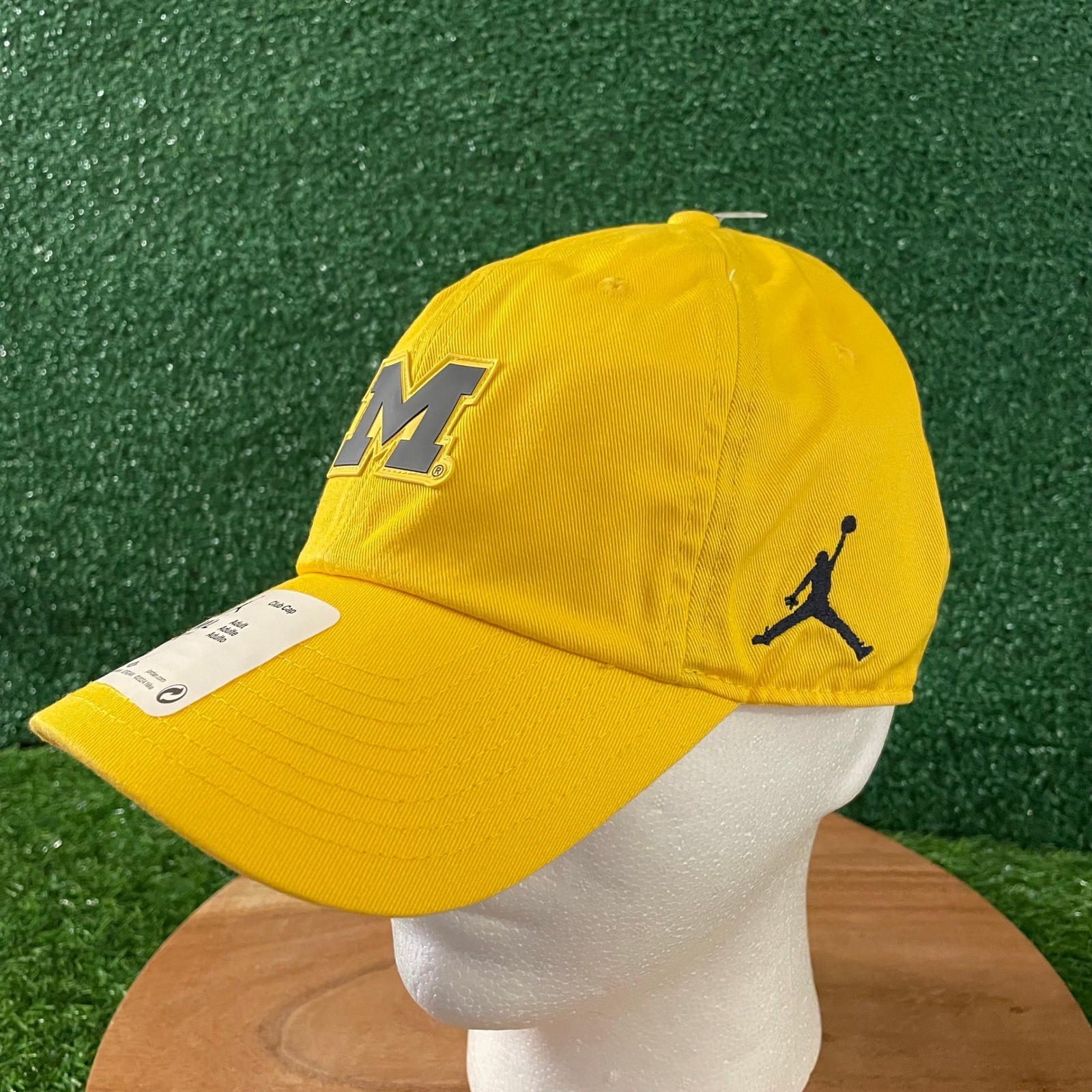 Jordan Michigan Wolverines Club Cap Mens Medium Large Yellow Adjustable Hat New