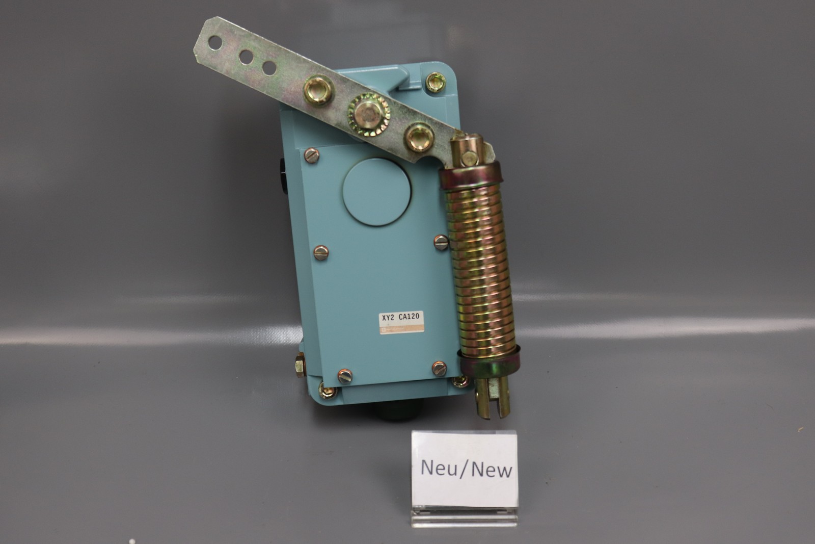 Telemecanique XY2-CA120 Cable Pull Switch Unused