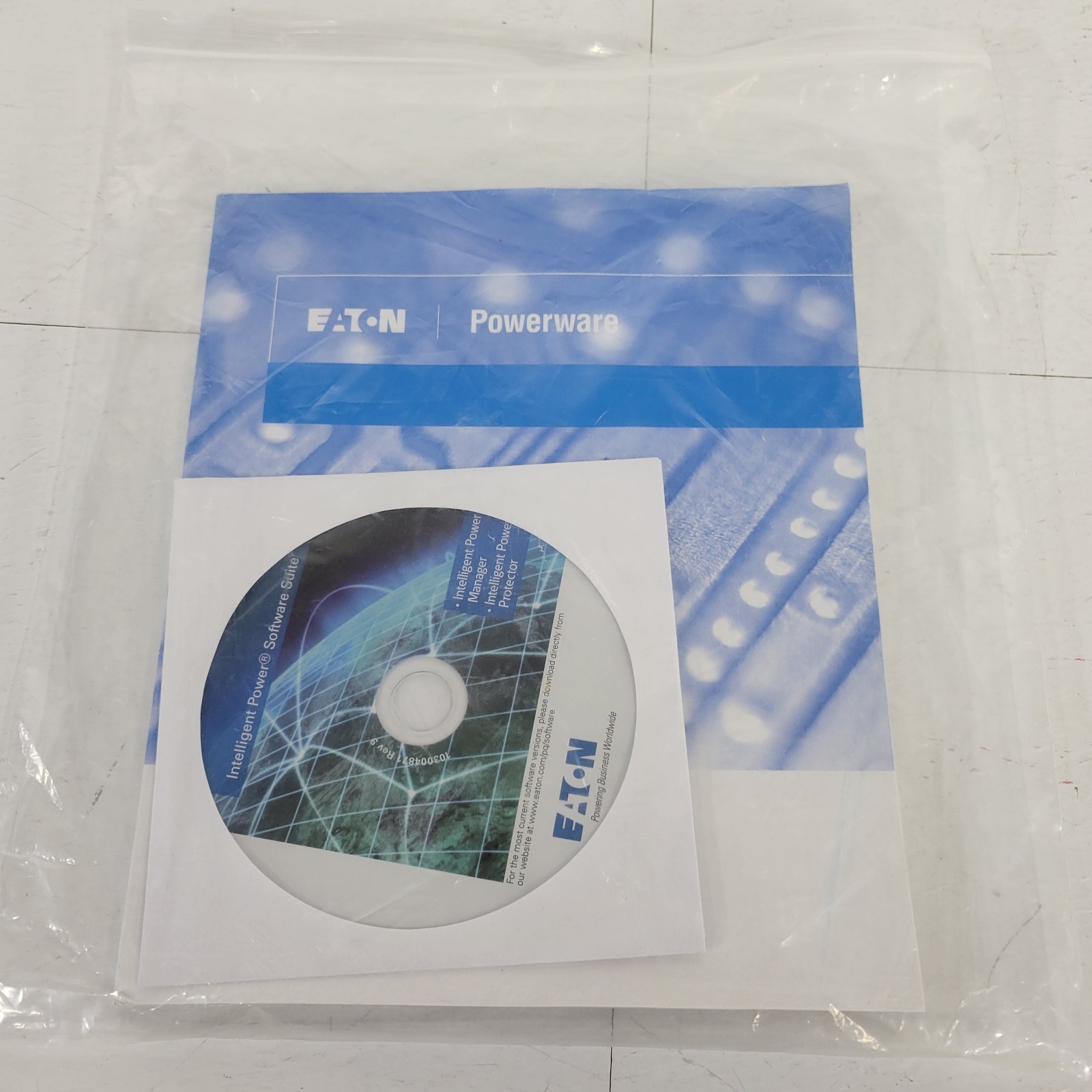 Eaton 103004871 Software CD Rev 9 & 164201718 9130 UPS 700 VA/3kV Users Guide
