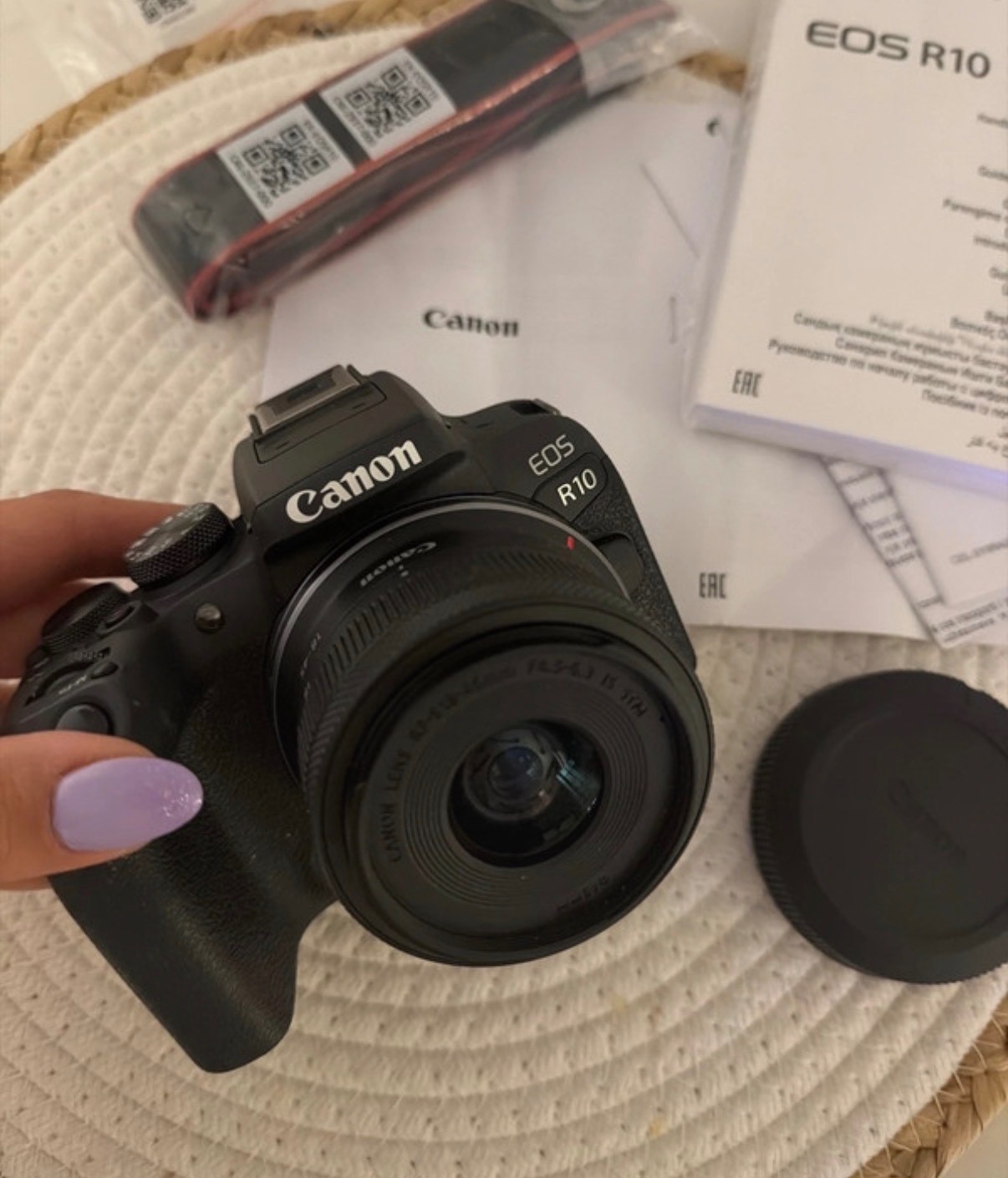 Canon EOS R10 Mirrorless Camera w/ 18-45mm  Lenses (Black) - USED