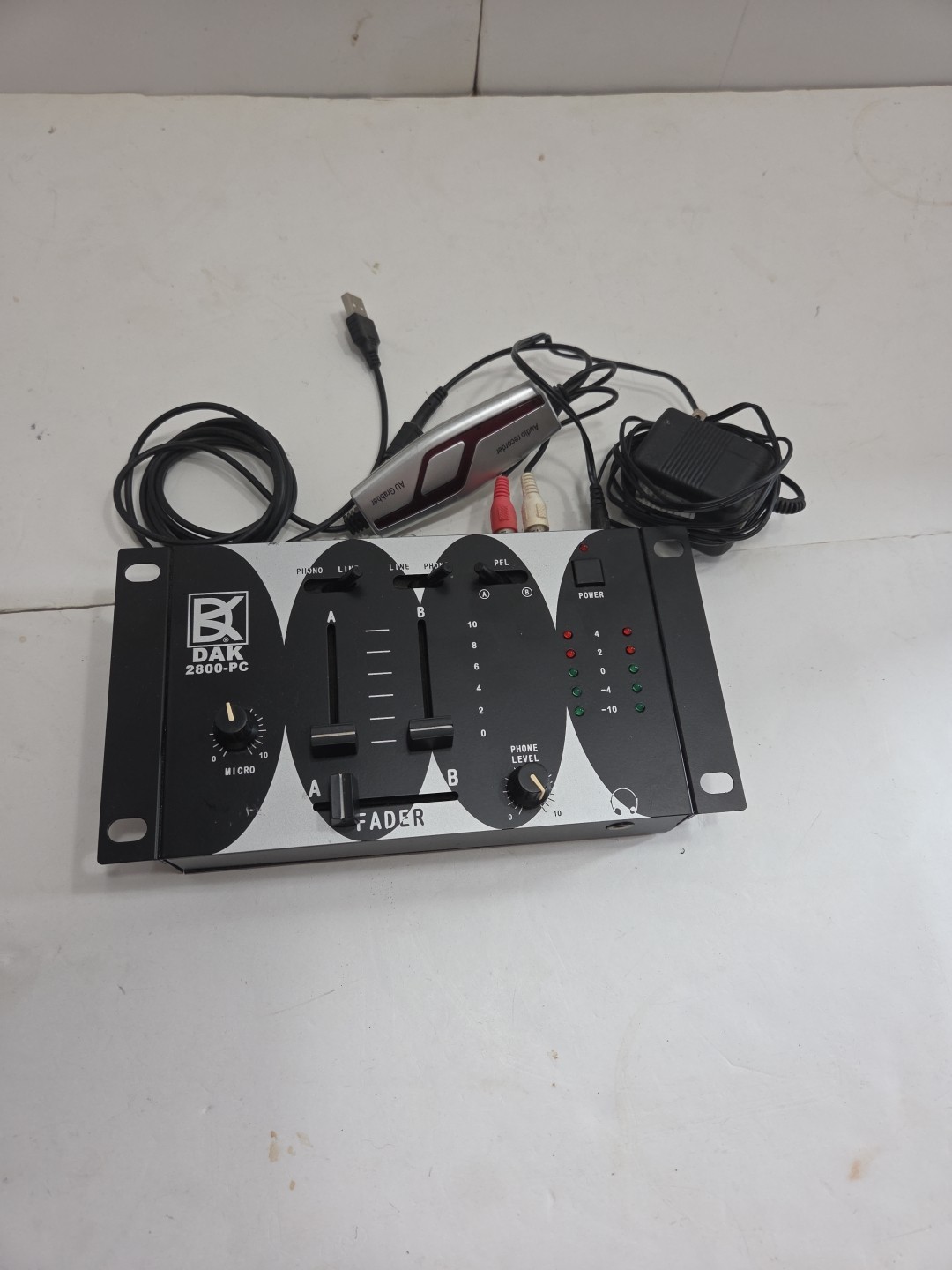 DAK 2800-PC Fader DJ mixerStereo has not been tested