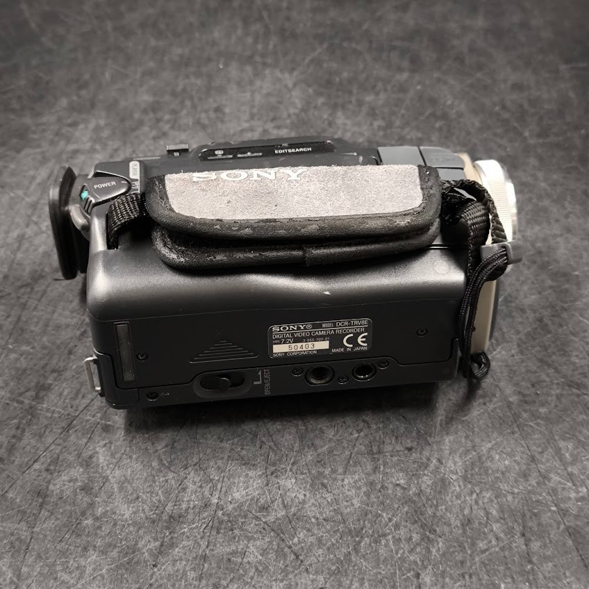 Sony DCR-TRV8 E 40x Digital Video Camera Camcorder Used Working