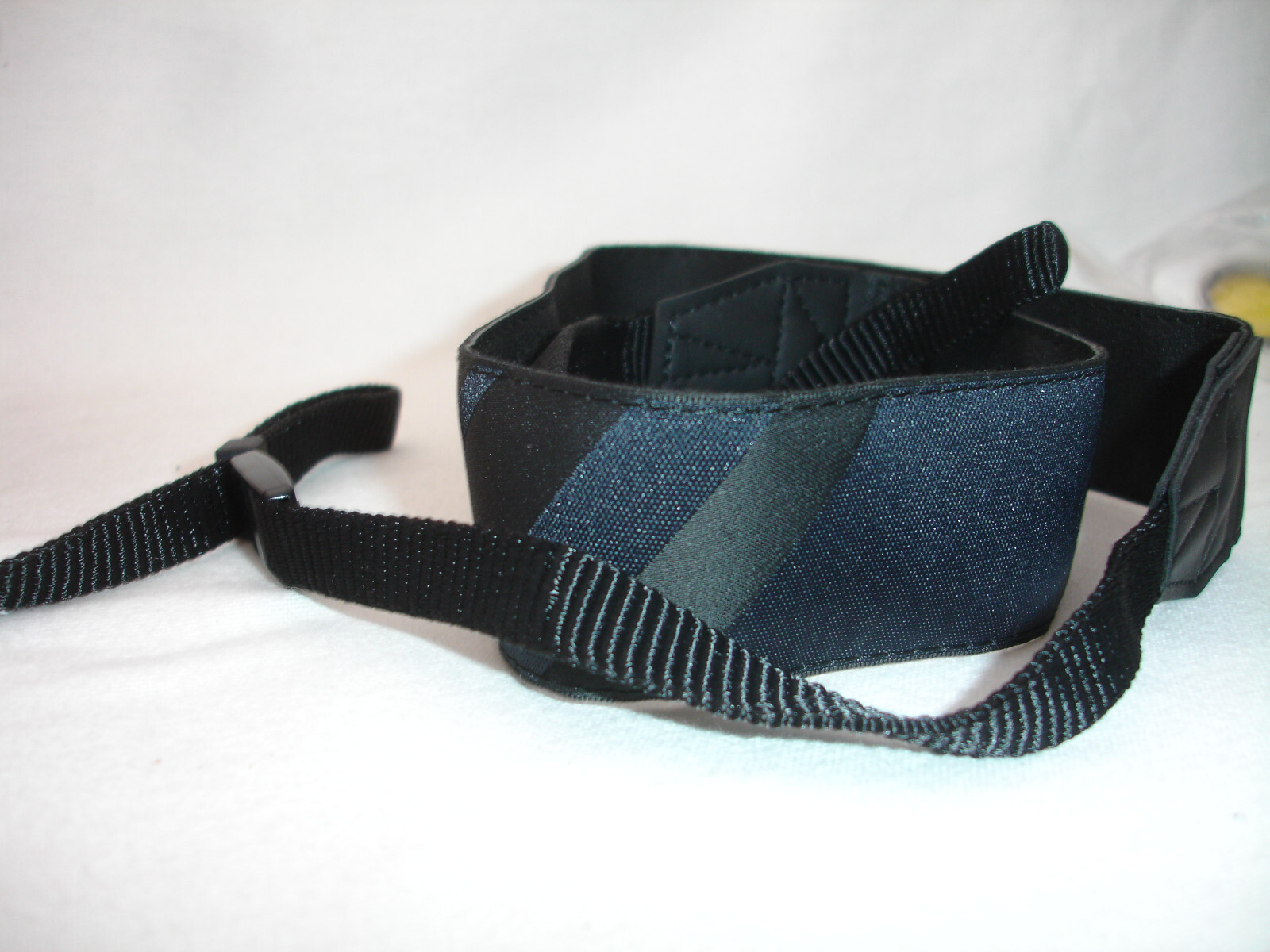 Nikon Camera Neck Strap, Black, Genuine, NEW