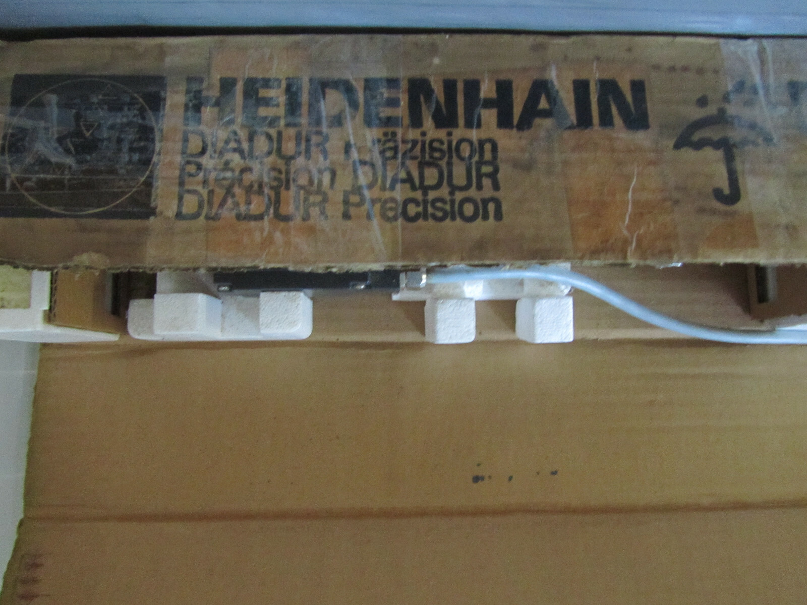 HEIDENHAIN LS623ML220MM D-8825 INCREMENTAL LINEAR ENCODER UNUSED