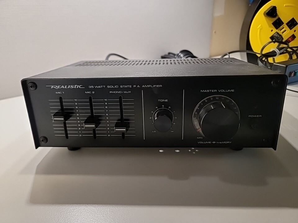 Vintage Realistic MPA-35A 35 Watt Amp Solid State Amplifier RCA Stereo Wired