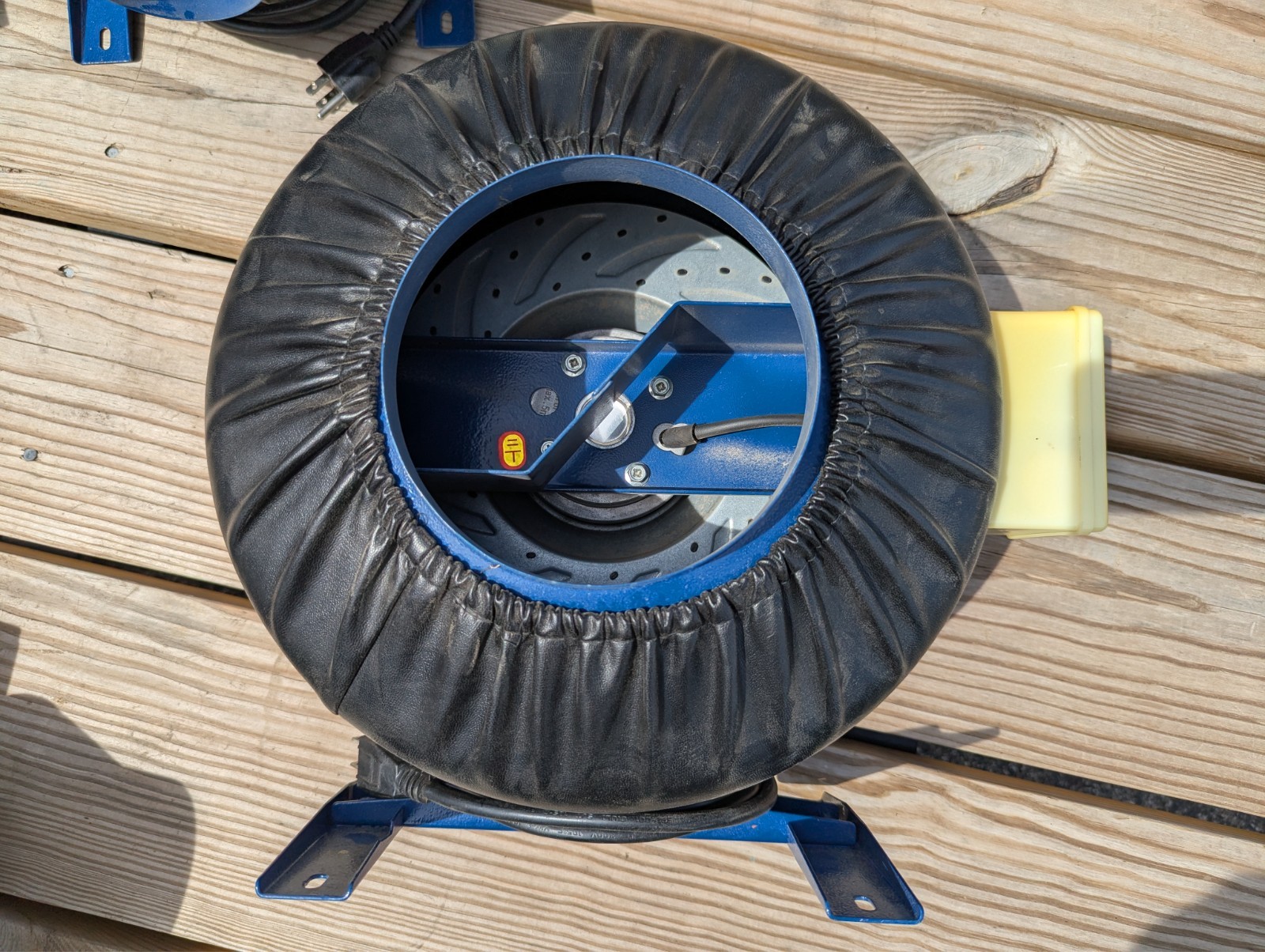 USED Ventech VT IF6 440 CFM 6 inch Inline Exhaust Blower Fan