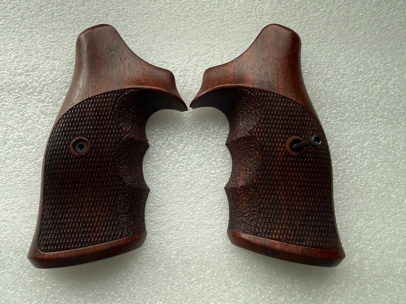 New checker Wood Target Grips for S&W, K/L SQUARE BUTT Revolver# wood grip