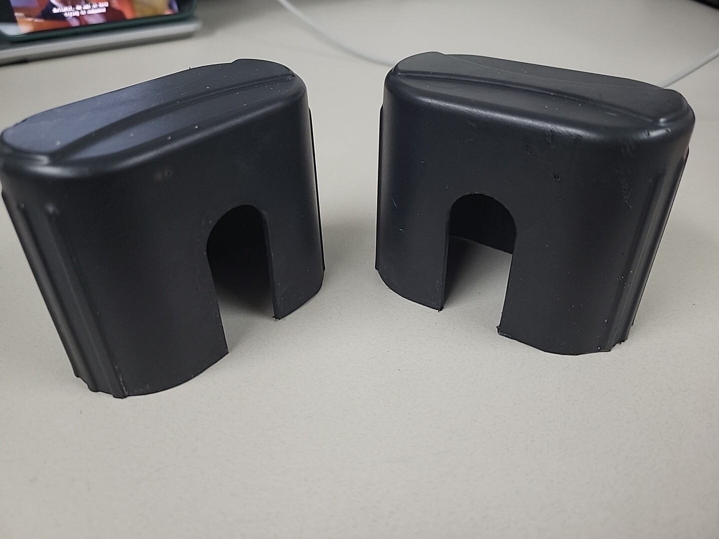 Champion C84e Elliptical Plastic Caps (27E)