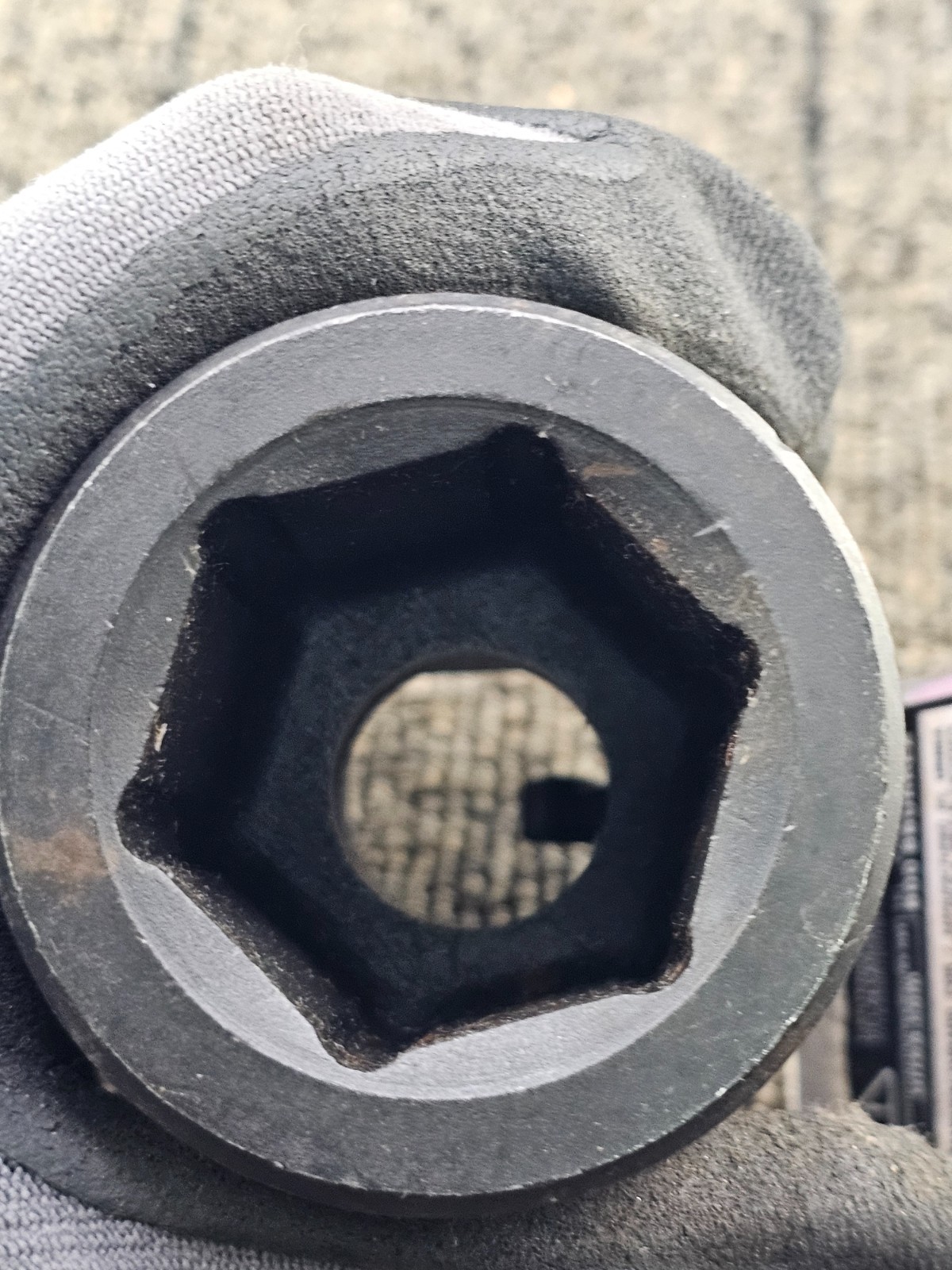 URREA 10022L: DEEP IMPACT SOCKET 6 POINT 1-3/8" BLACK