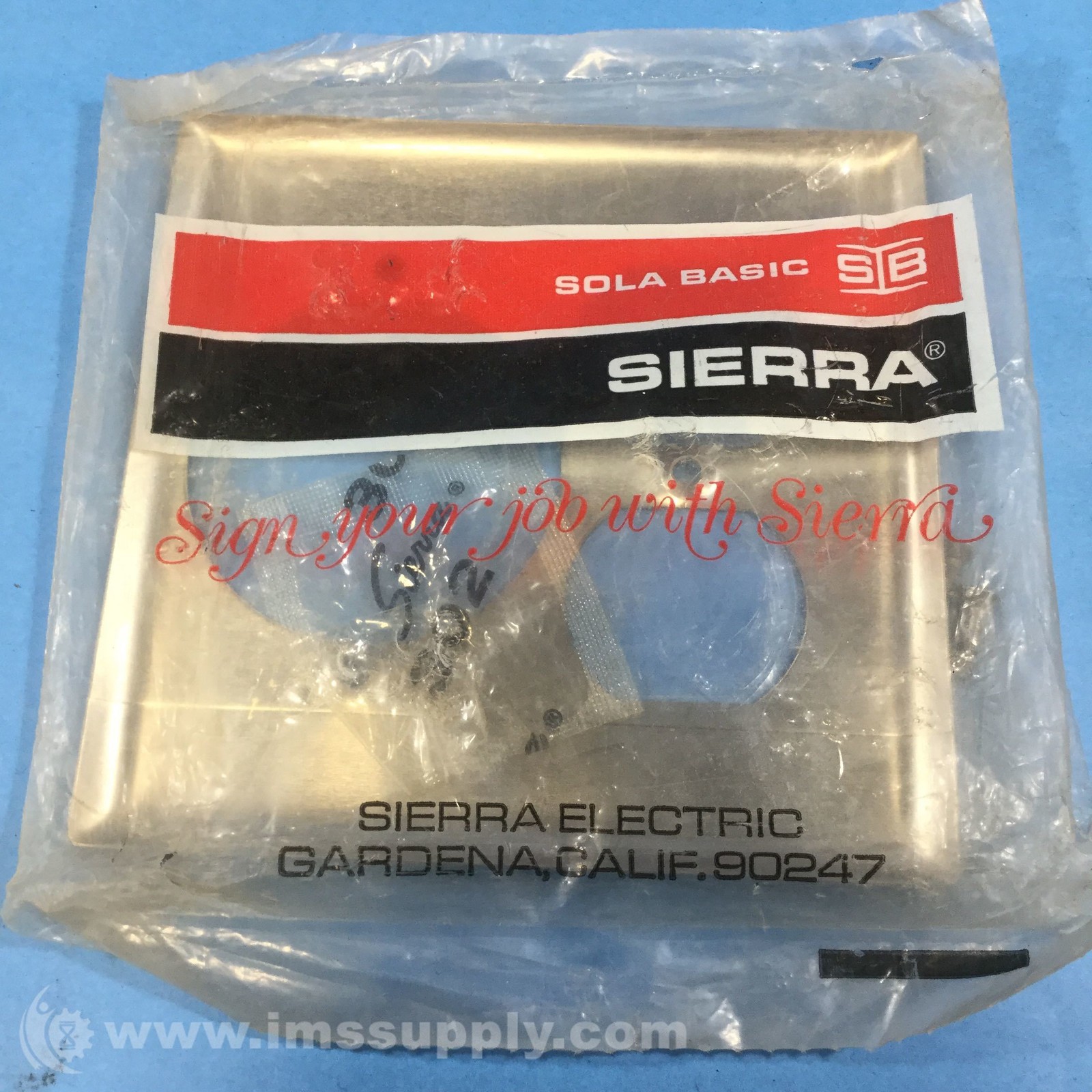 Sierra Electric Wall Plate, 2 Gang, 2 Duplex, 1 Single Receptacle FNFP