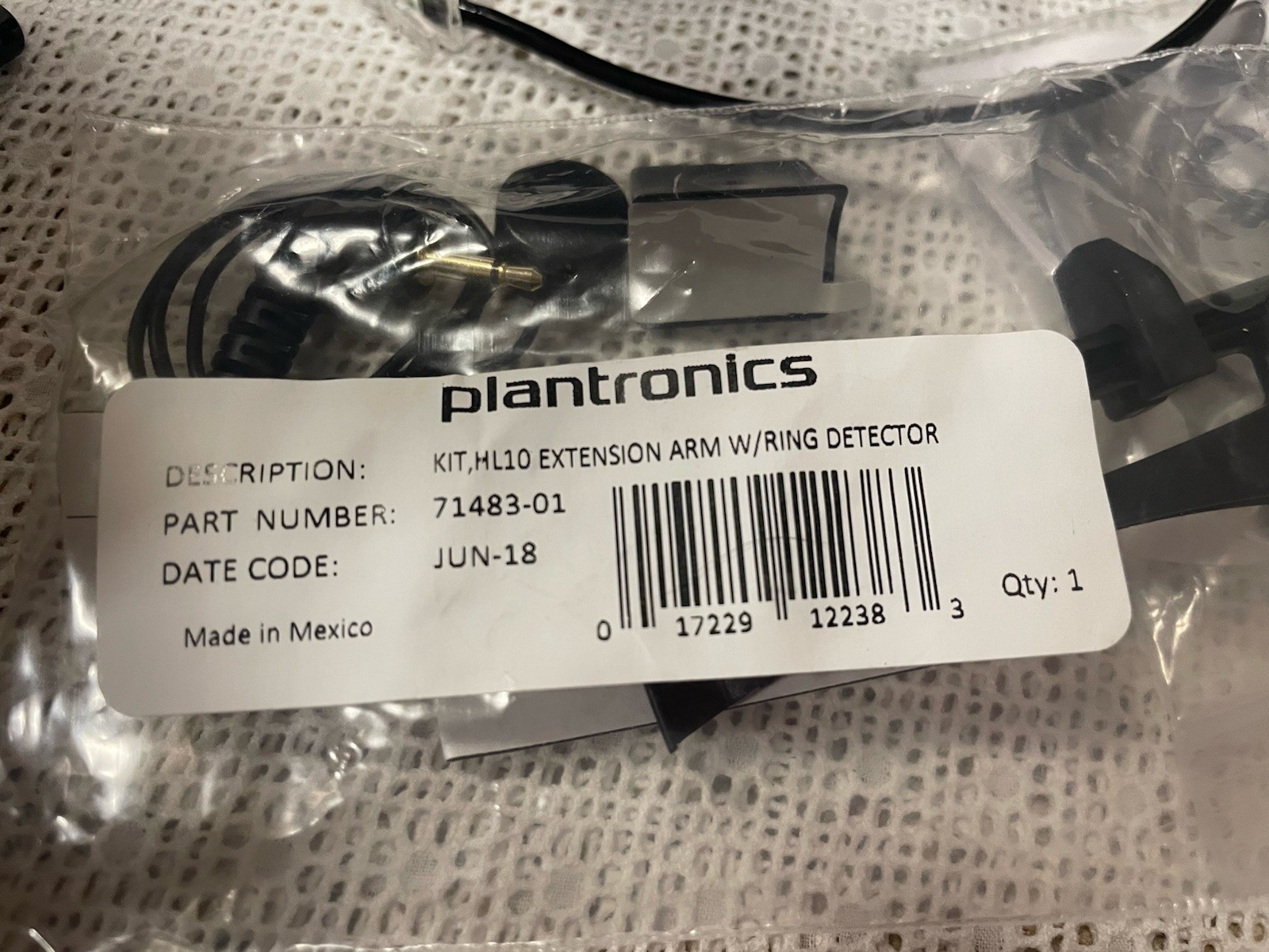 PLANTRONICS Barely Used Telephone Wireless Headset system CS540/HL10