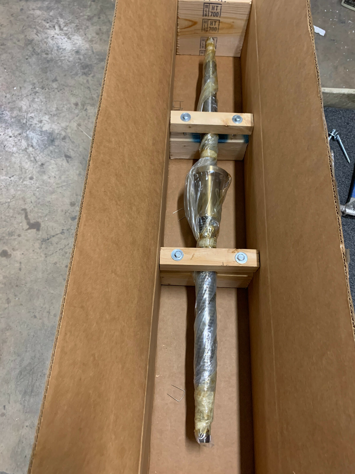 Lead Saddle Screw YM9134846A