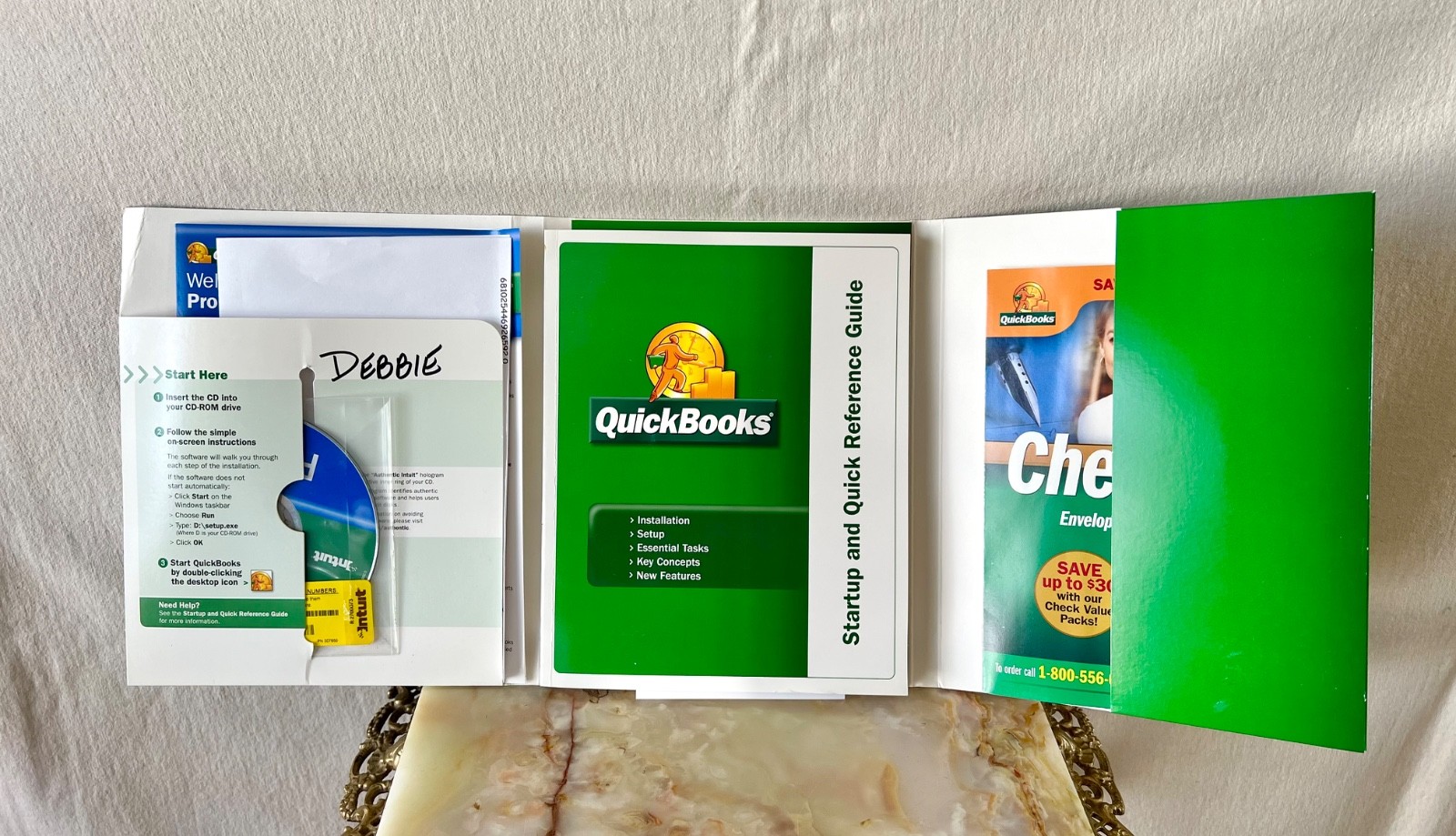 QuickBooks Pro 2006 Complete CD Manual Box Intuit Windows XP W/Product Key