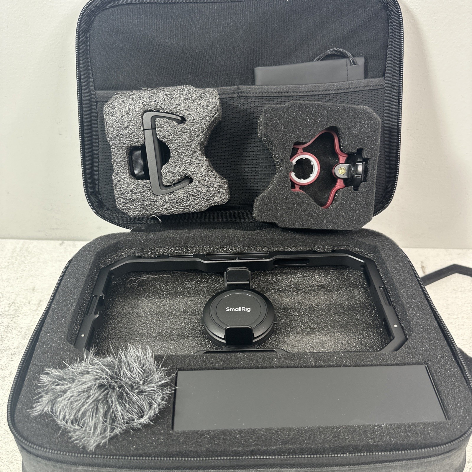 SmallRig (4704) All In-One Video Kit Quick Pro Edition Missing LED Light
