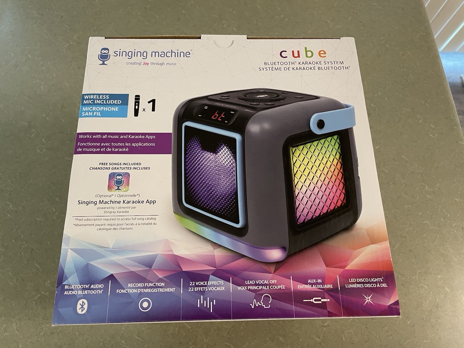 Singing Machine Cube Bluetooth Karaoke System with Wireless Microphone G98