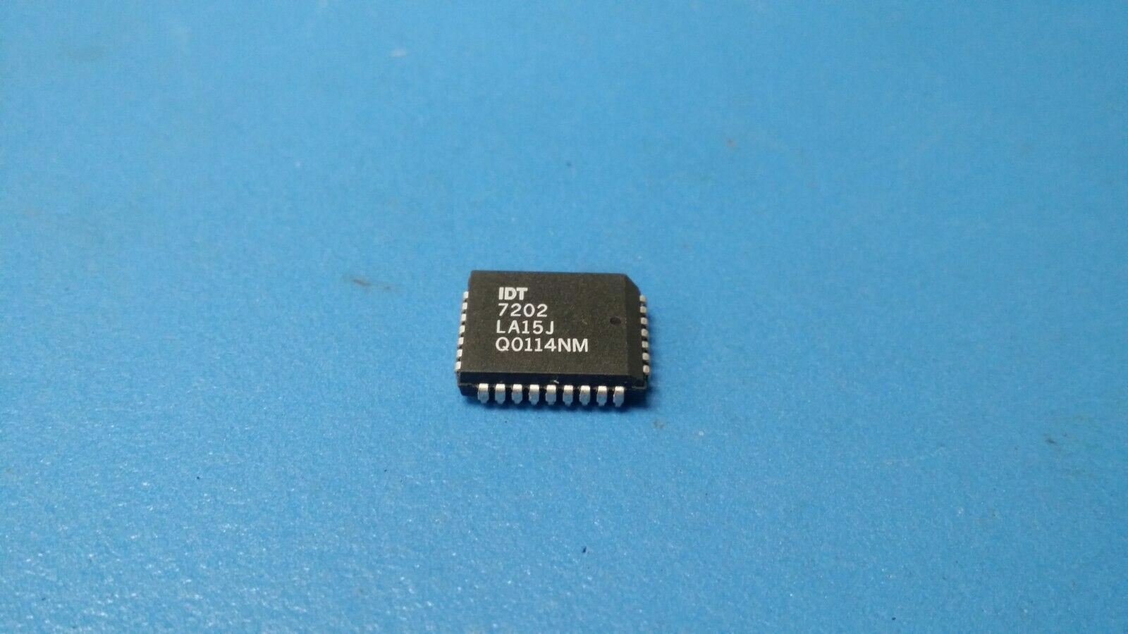 (2 PCS) 7202LA15J IDT FIFO, 1KX9, 15ns, Asynchronous, CMOS, PLCC32