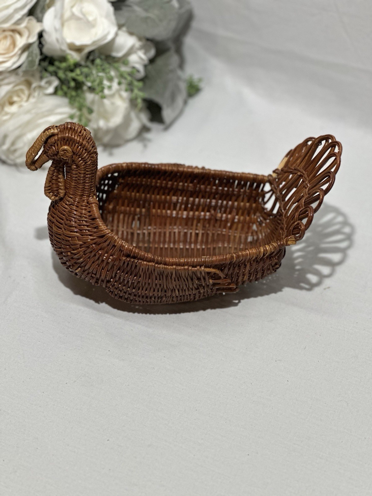 VTG Turkey Shaped Wicker Basket Table Decor Easter Or Fall Centerpiece Rustic