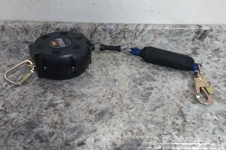 Condor GR727630LE 30 Ft L 310 Lb Cap Self-Retracting Lifeline