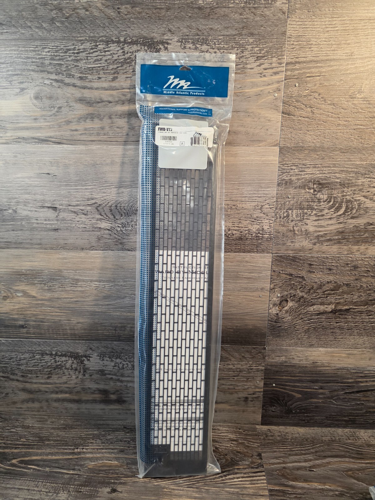 Middle Atlantic FWD-VT2 Forward 2SP 64% Perforated Vent Panel. Screwless