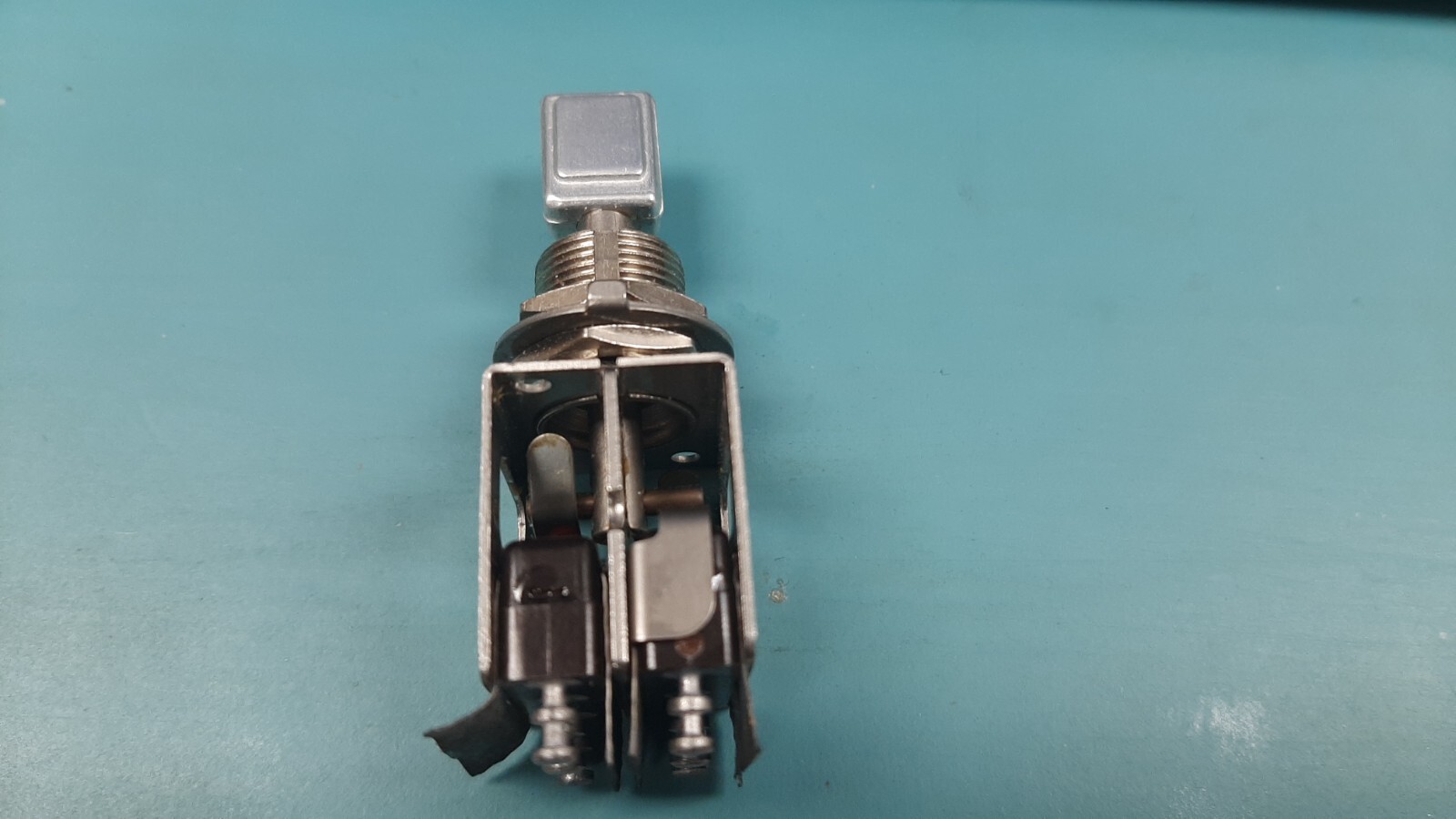 13AT401-T2 Honeywell Micro Switch Switch Toggle Switch