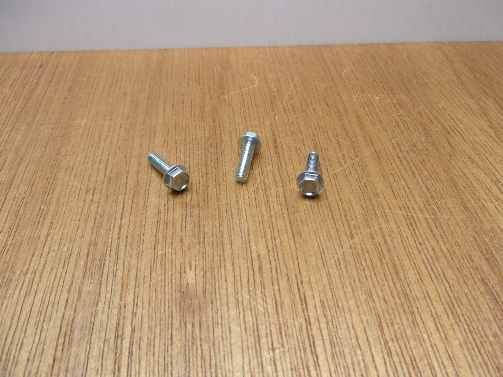 (Qty.100) 8-32 X 5/8" Indented Hex Flange Head Zinc Machine Screws Full Thread