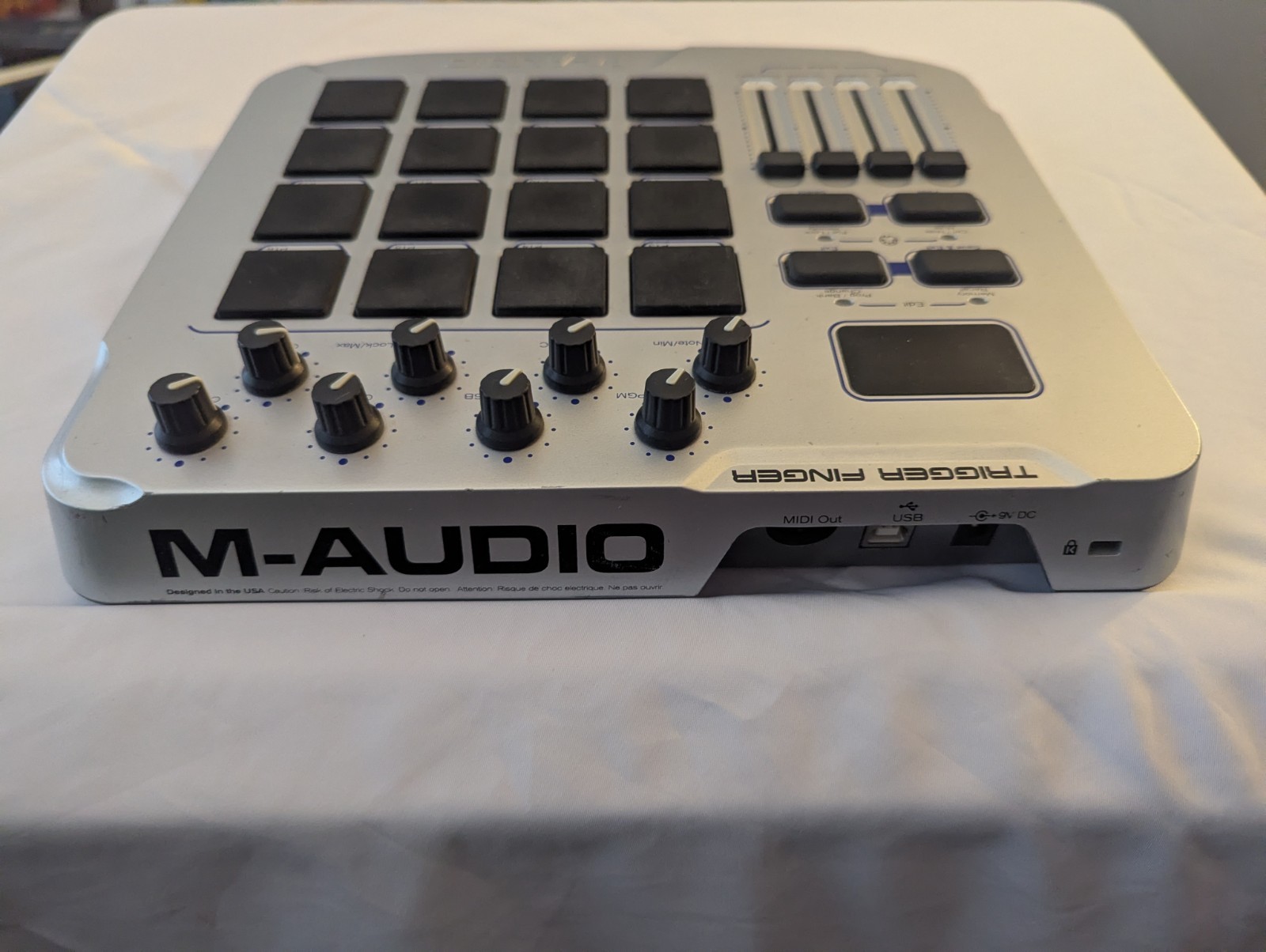 M-audio Triggered Finger (USB Knobs And Levels Work, 15/16 Pads Functional)