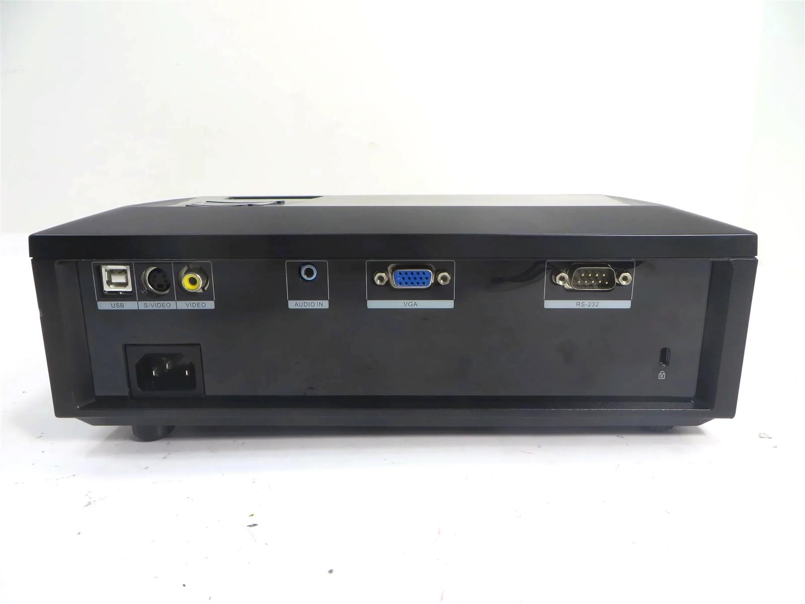 VIVITEK D825MS DLP Projector - Lamp Timer : 680 Hours