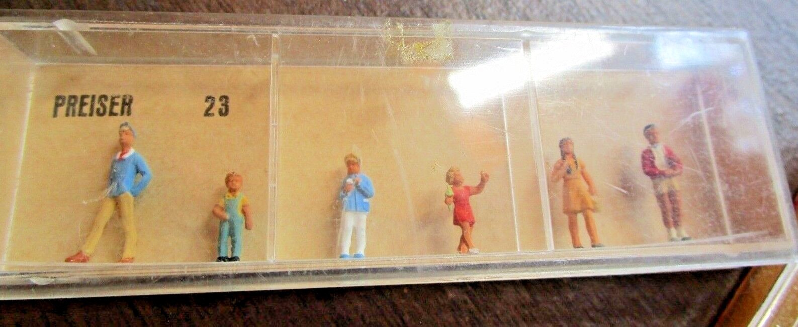 Preiser #23 HO Children Standing - Vintage