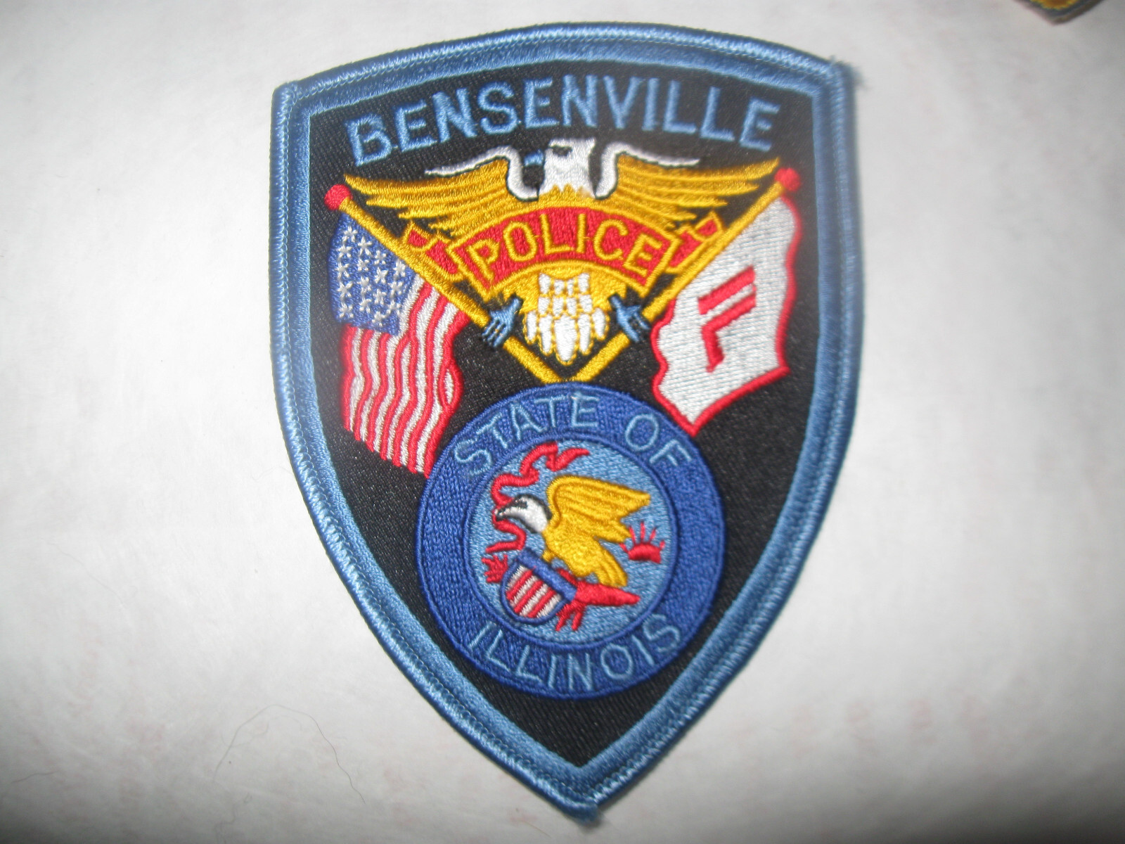 BENSENVILLE ILLINOIS POLICE PATCH (RARE BLUE BORDER AND LETTERS VERSION)