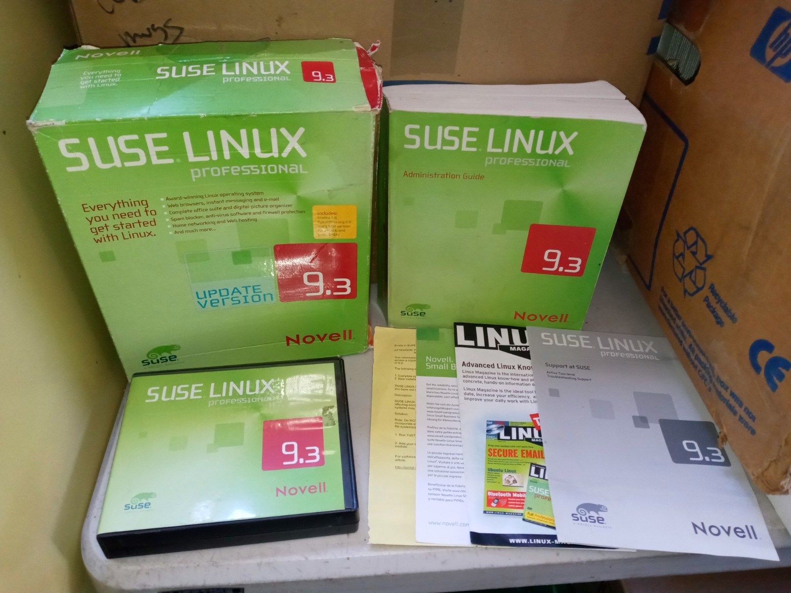 SUSE LINUX Professional 9.3 Includes 7 CD's, Guide Etc. Big Box Novell