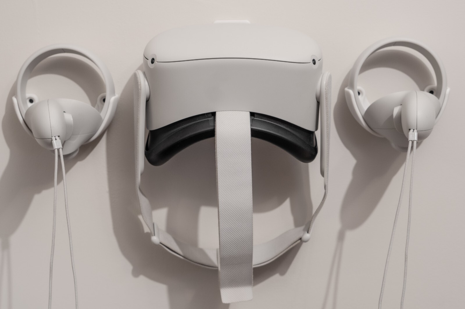Wall Mount Bundle for Oculus Quest 2 / Meta Quest 2 by (MD), VR, Gaming