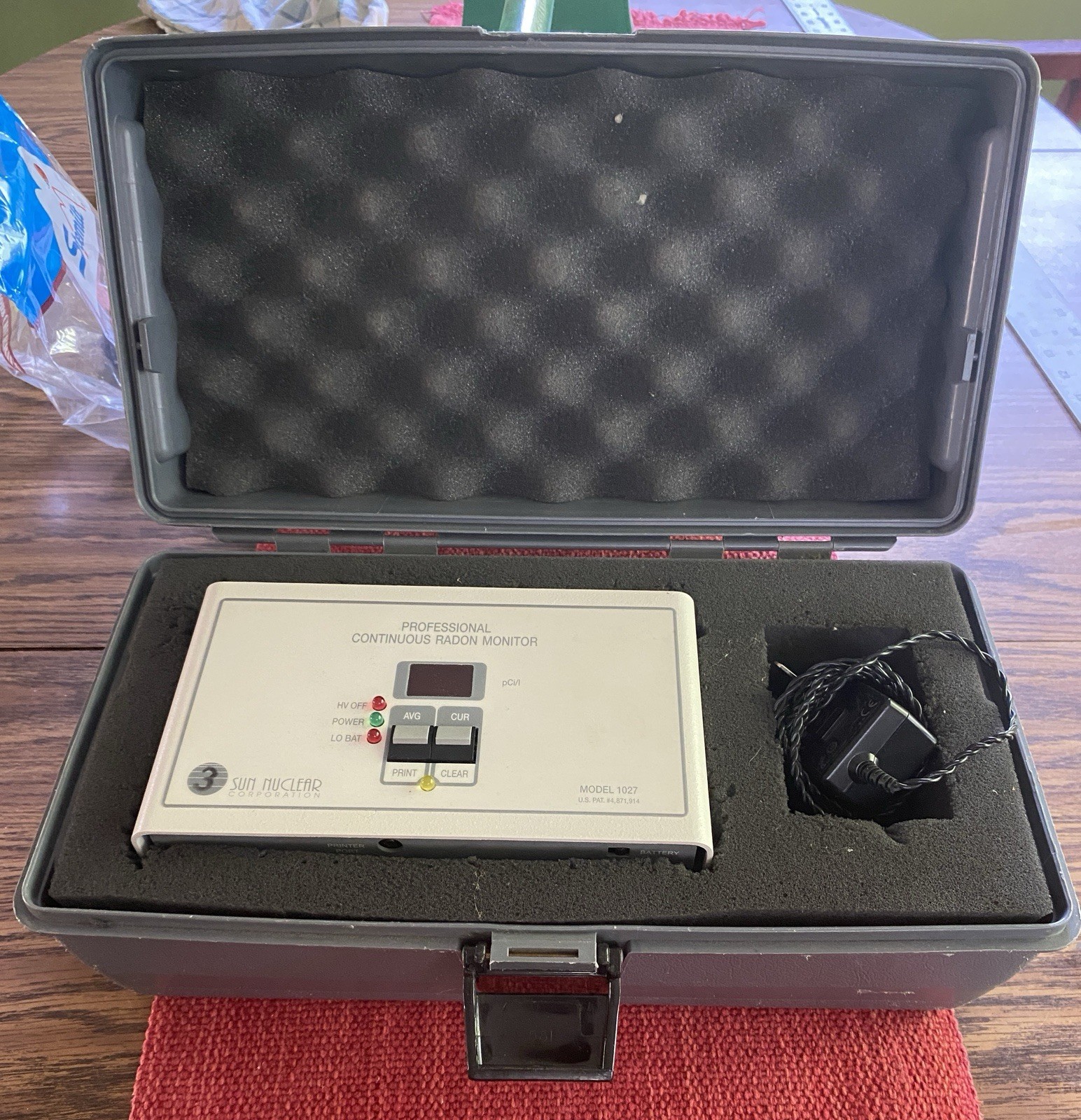 Sun Nuclear 1027 Professional Continuous Radon Monitor w/Power Supply, Case, Key