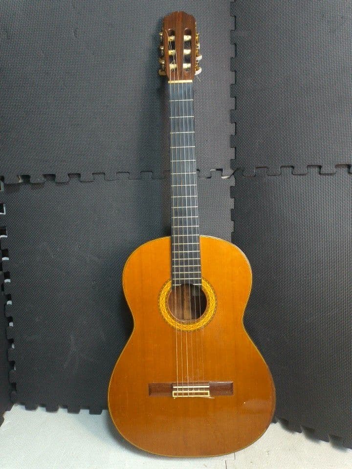 Takamine No.5 Classical Guitar With Hard Case USED