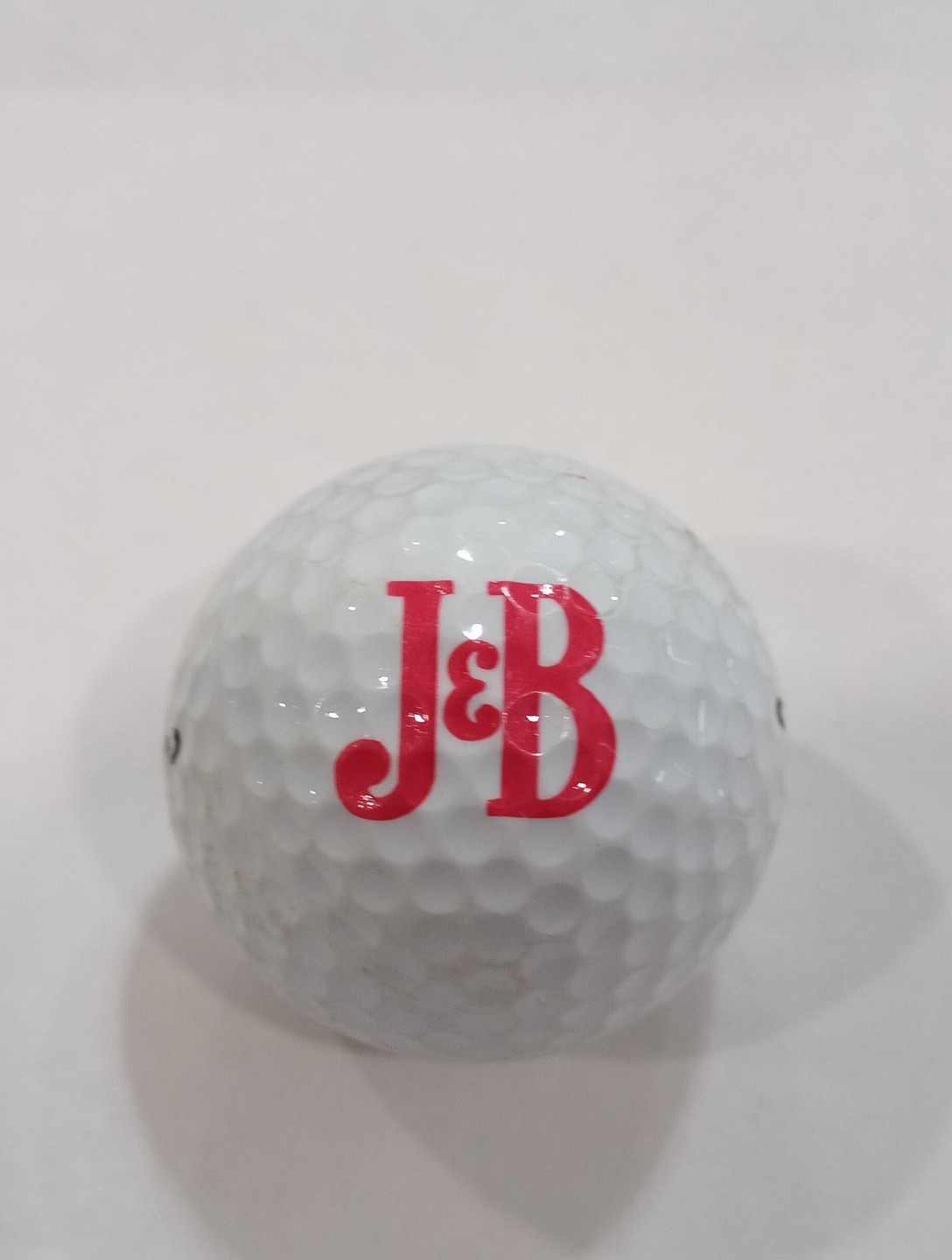 J & B LIQUOR COMPANY LARGE LOGO GOLF BALL GREAT FOR ANY VINTAGE COLLECTION!