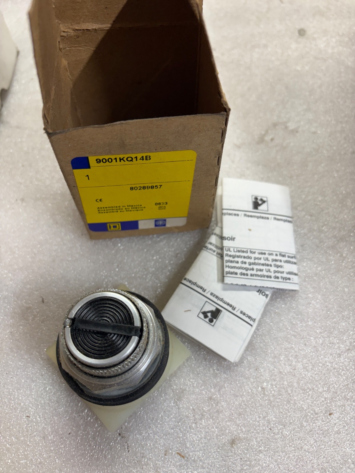 Square D 9001KQ14B Selector push button NEW!