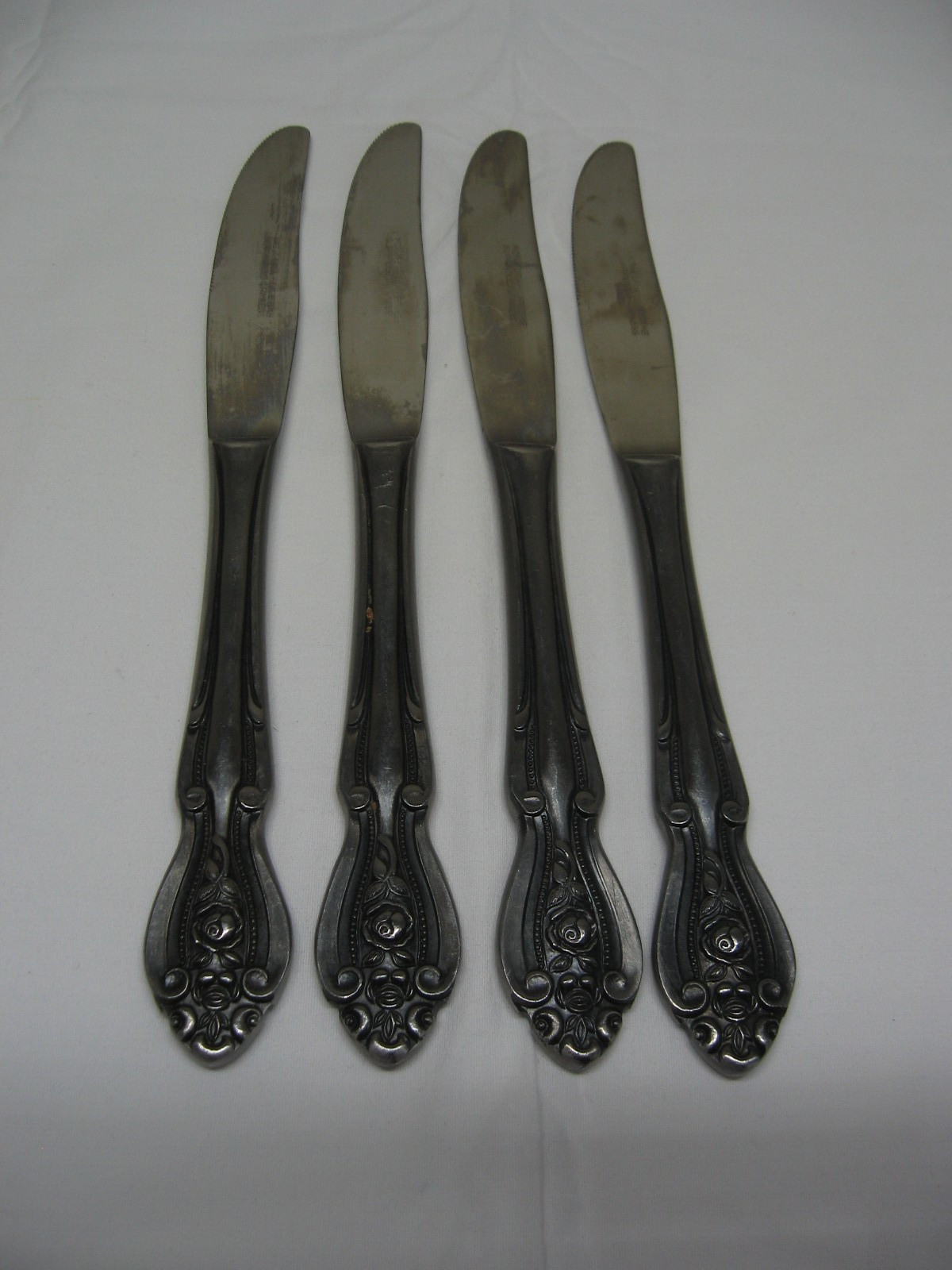 Set of 4 Mona Lisa Lifetime Stainless Dinner Knife Knives 8-1/2" Silverware Rose