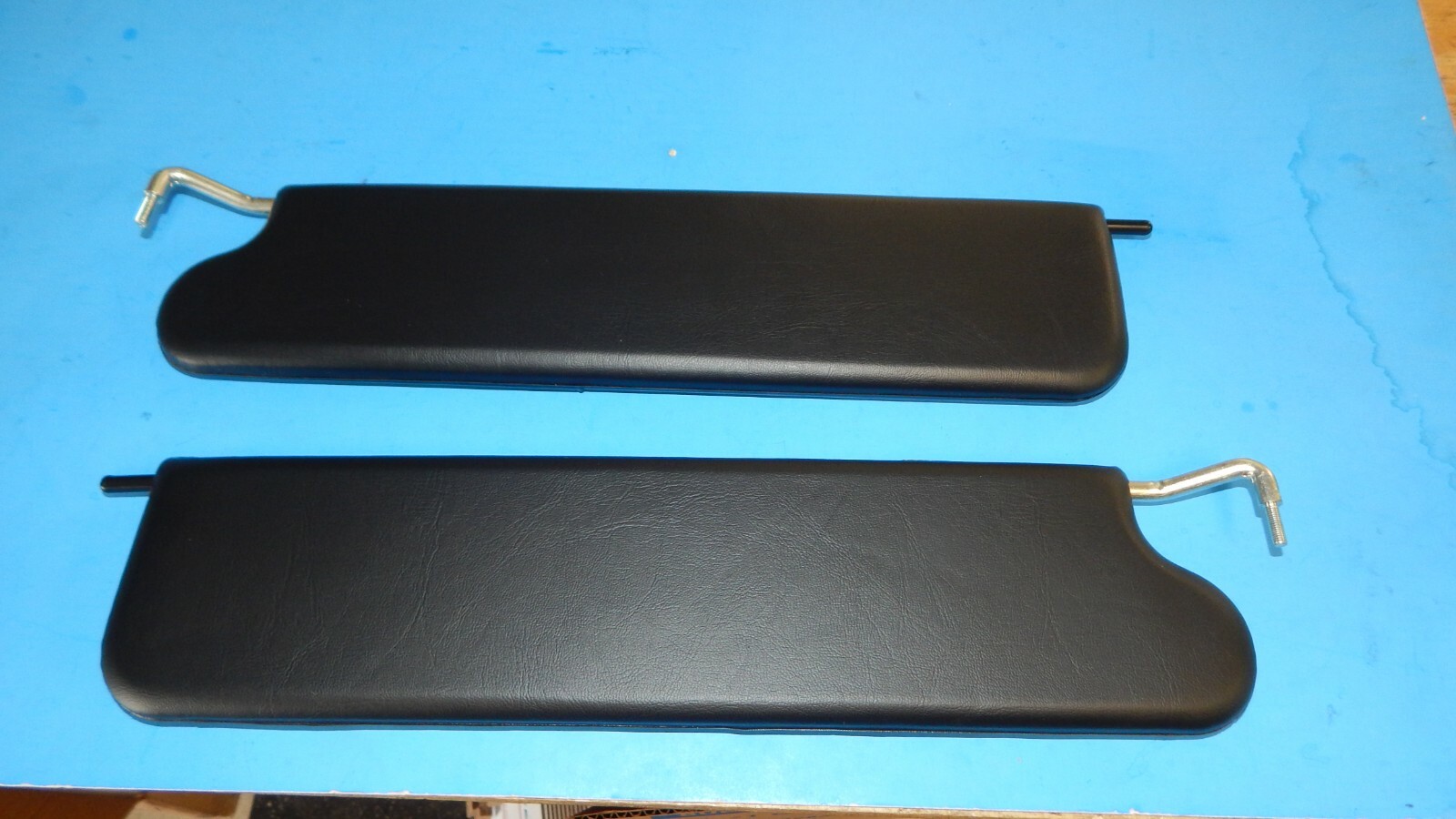 New Pair of Visors Sunvisors Sun Visor Set for MGB 1977-1980 MG No Mirror