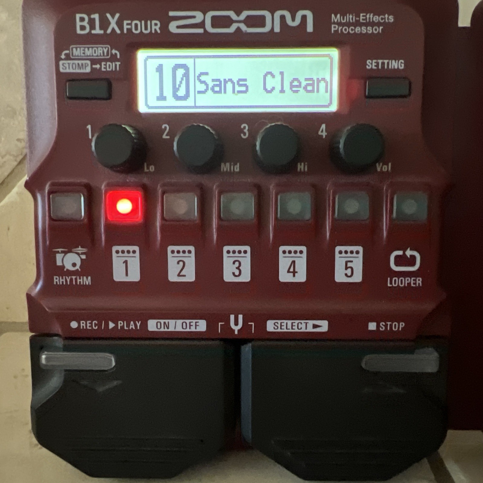 ZOOM Multi-Effects Processor (for Bass) B1 FOUR Red & Zoom with ZOOM PS & Box