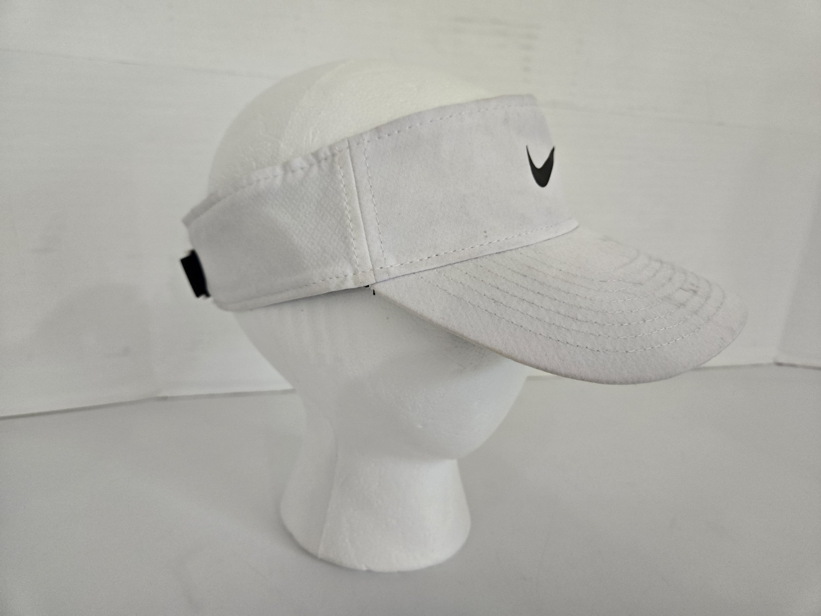 Nike Dri-Fit White Hook & Loop Ace Visor Small/Medium FREE SHIPPING