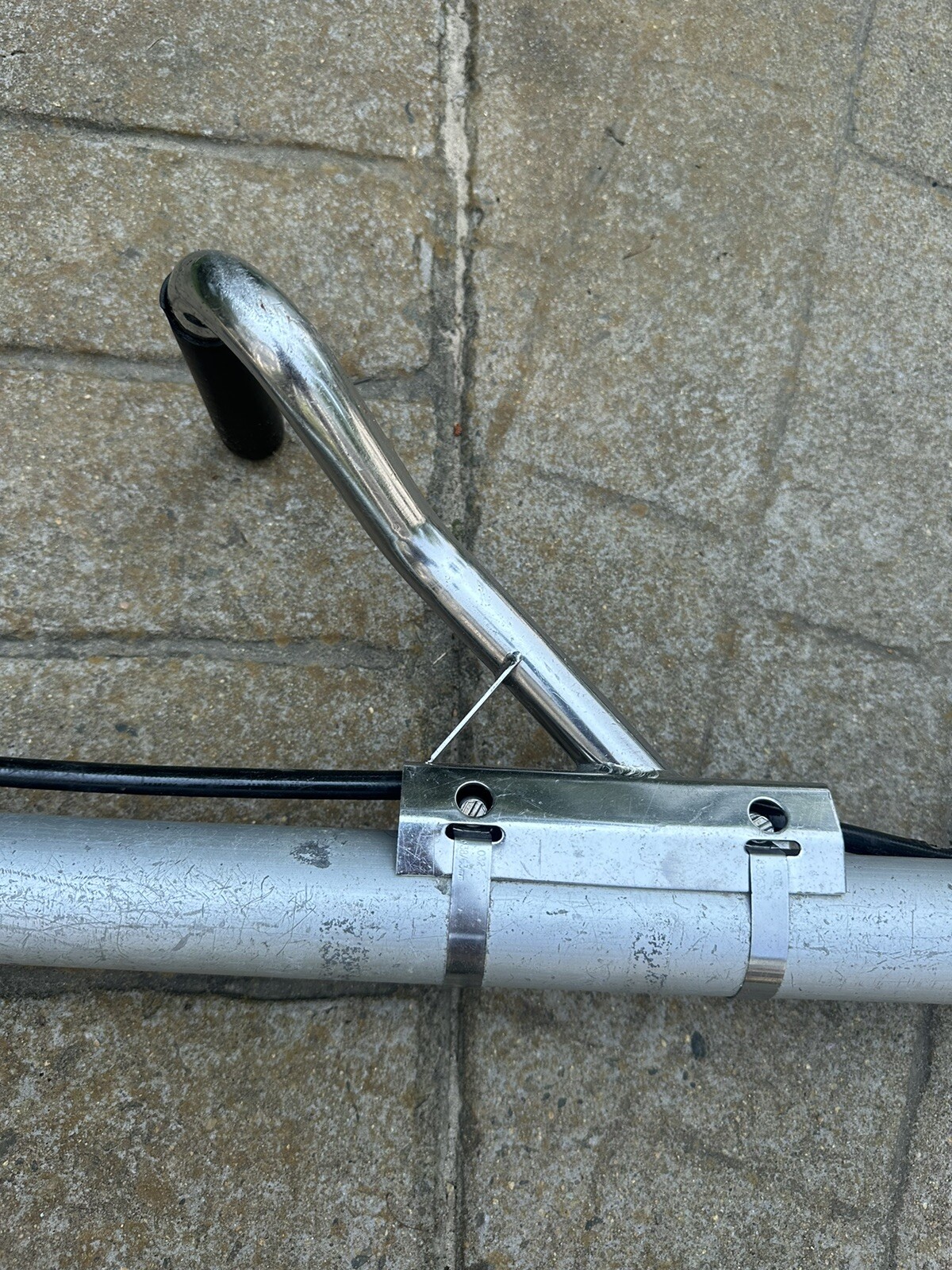 TILE, CARPET CLEANING, HARD SURFACE, & WATER RETRACTION WAND CRACKED HEAD