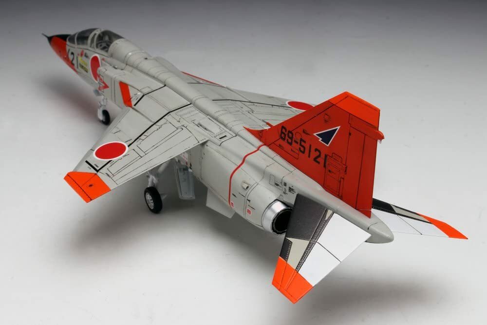 Platz 1/72 air SDF supersonic advanced exercise machine t-2 model car
