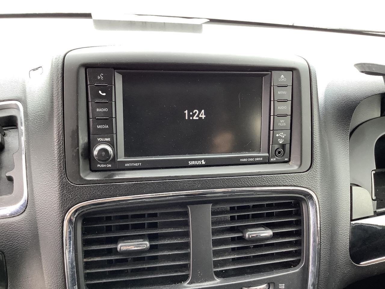 Audio Equipment Radio Receiver Radio With 6.5" Screen Fits 12-20 CARAVAN 4945320
