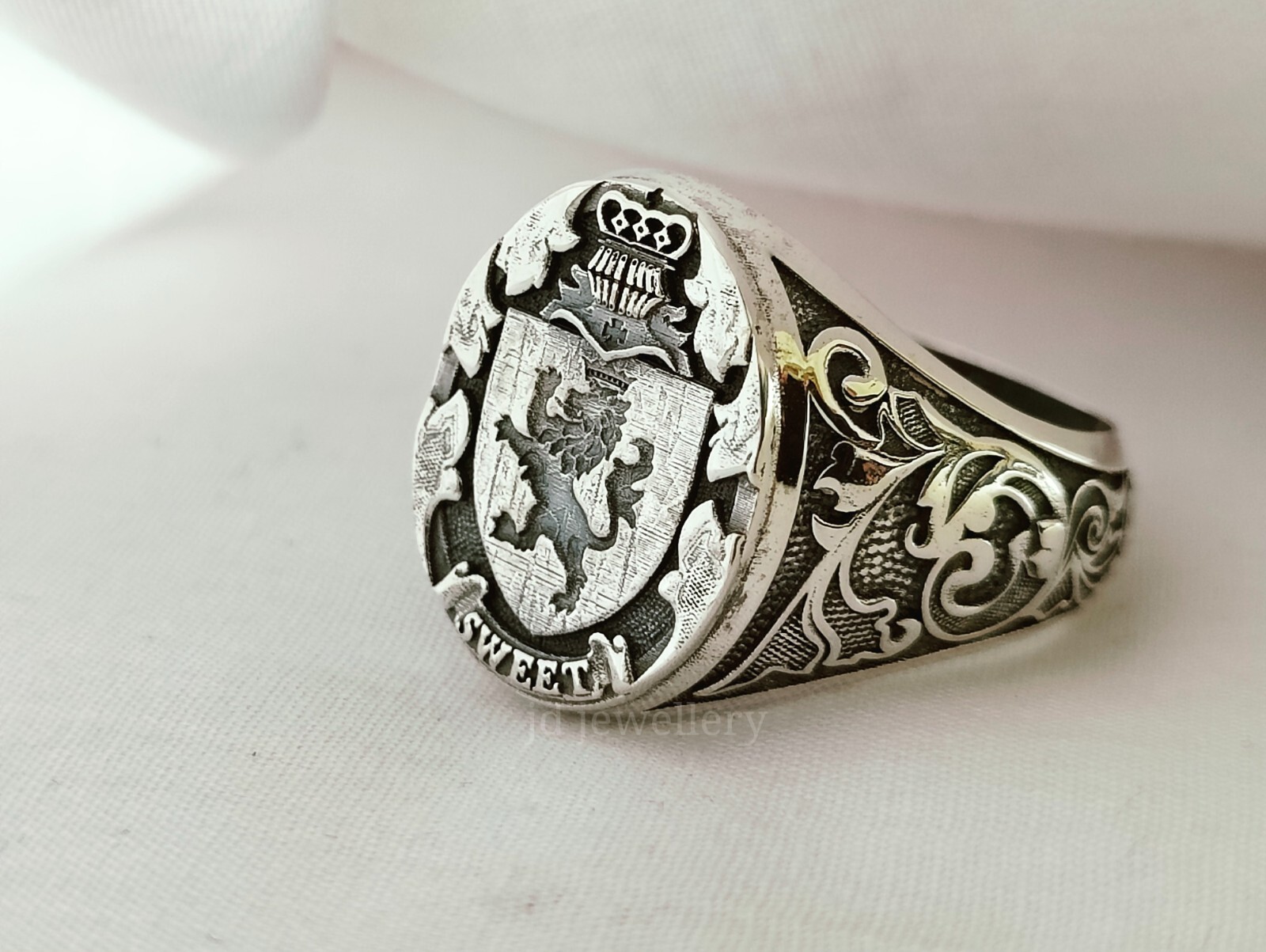925 sterling silver Crown Lion Flag Ring, lion of judah ring Crown LIon Flag Rin