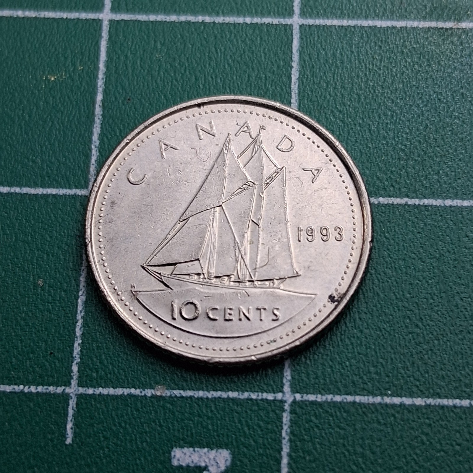 1993 Canada 10 Cents Elizabeth II / Bluenose 99.9% Nickel Coin